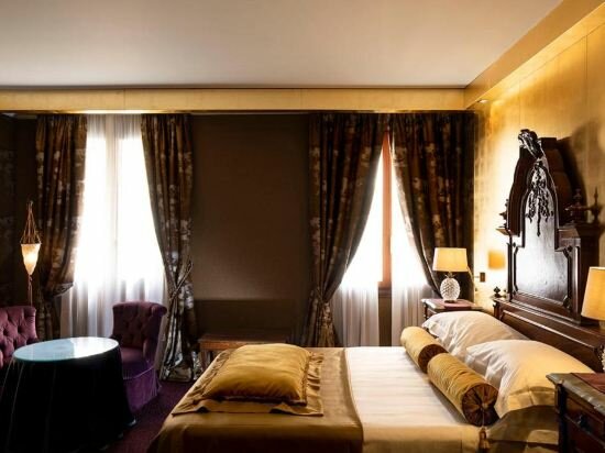 Junior Suite Canal View