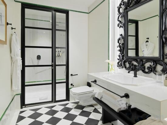 Double Room with Atrium View