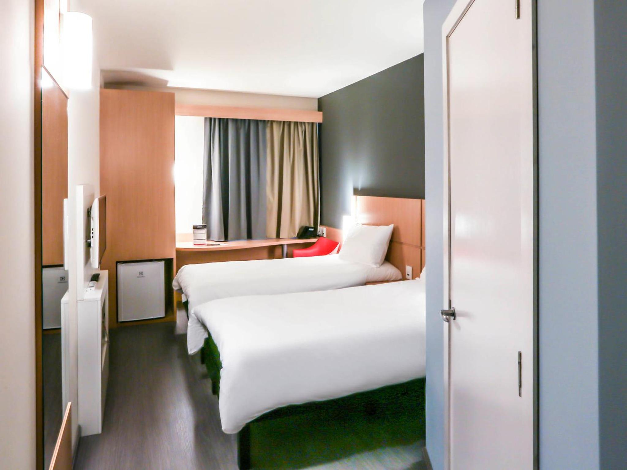 Apartment with Twin Beds