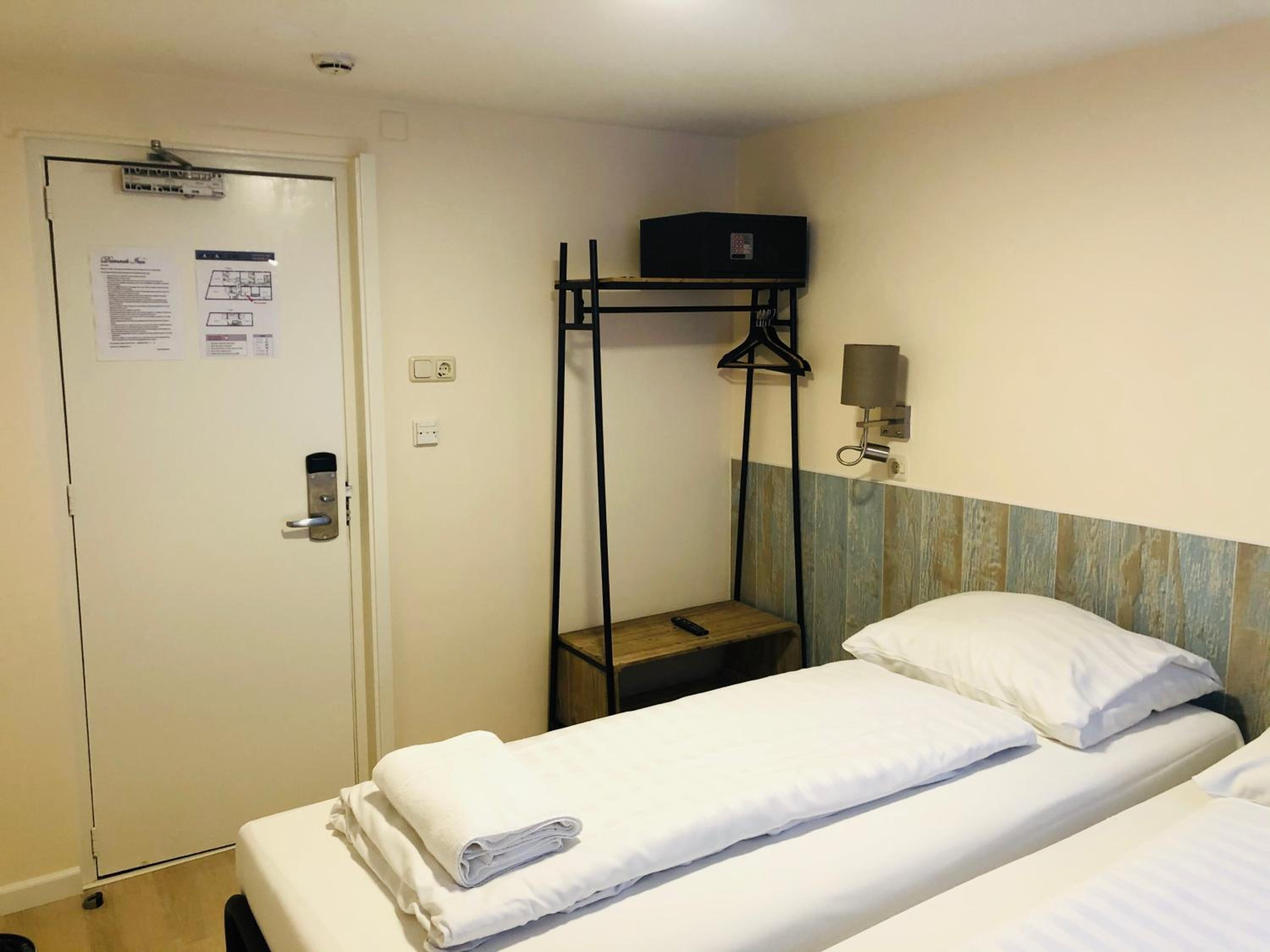 Twin Room with Shared Bathroom