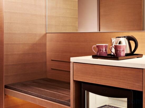 Classic Superior Room - 1 Queen Bed