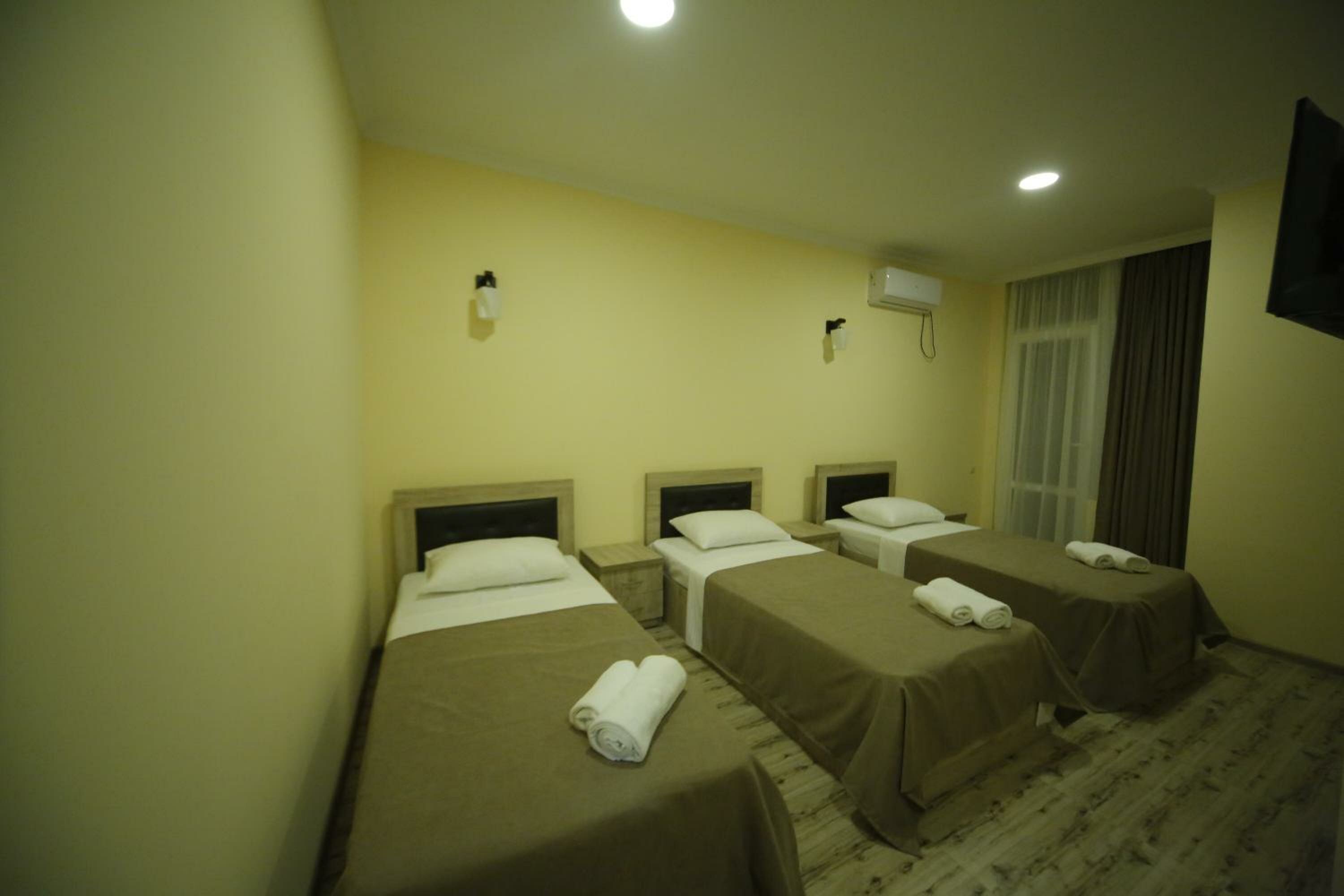 Triple Room with Bath