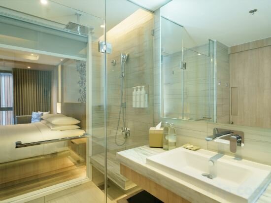 Premier King Bed Room With City View(SofaBed)