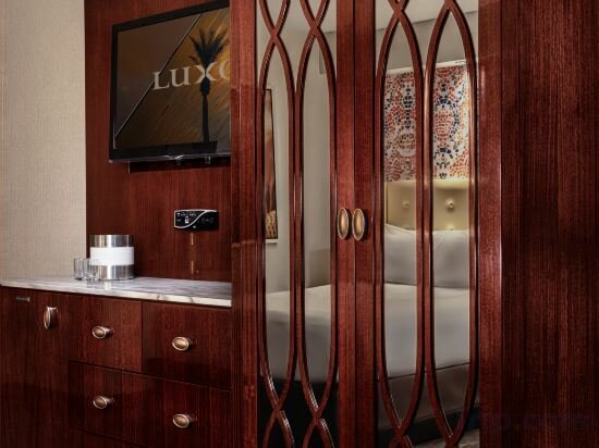 Pyramid Premier Two Queen