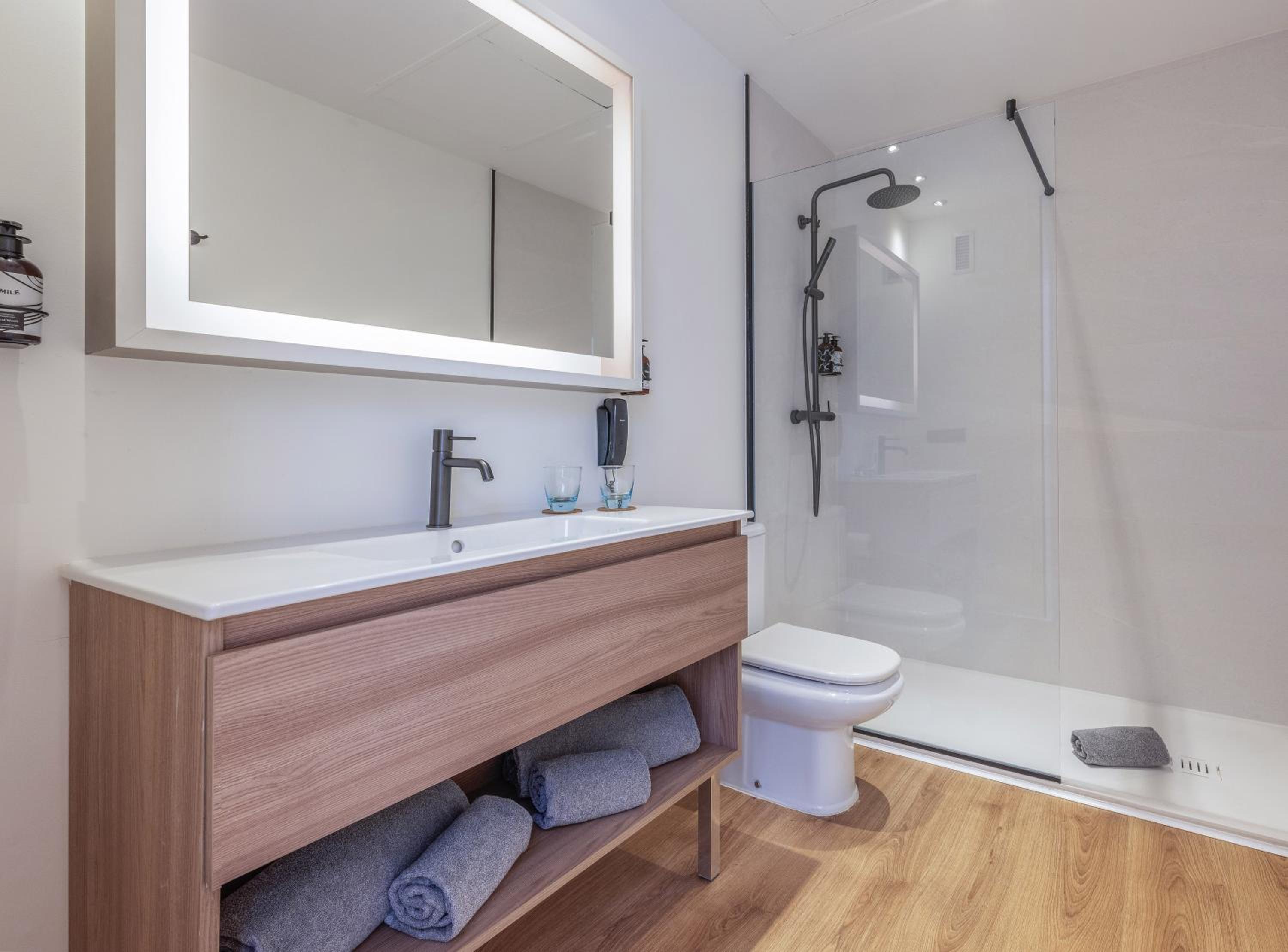 Innside Room Pool View