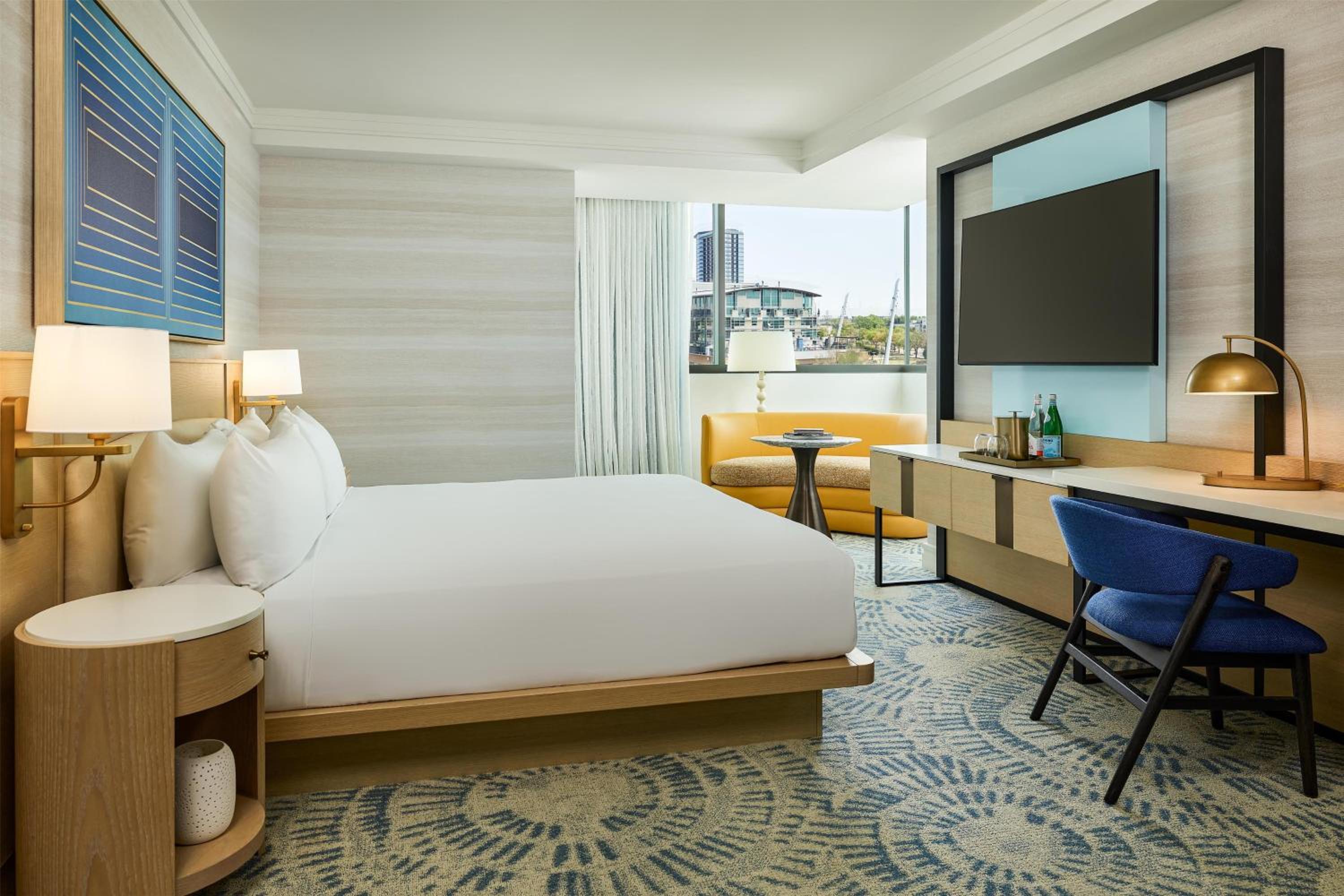 Luxury King Room with Tub - Mobility and Hearing Accessible