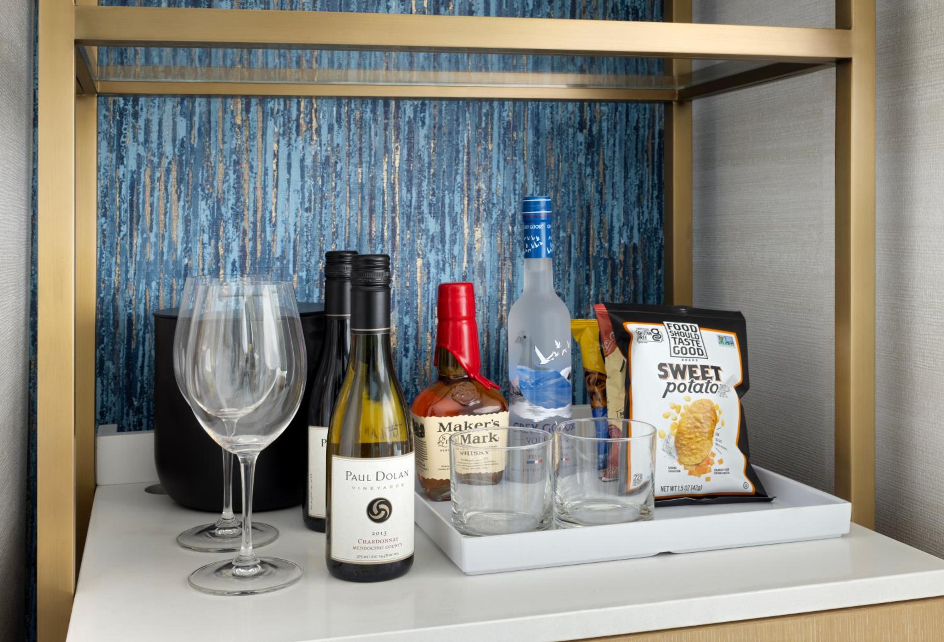 One-Bedroom King Suite