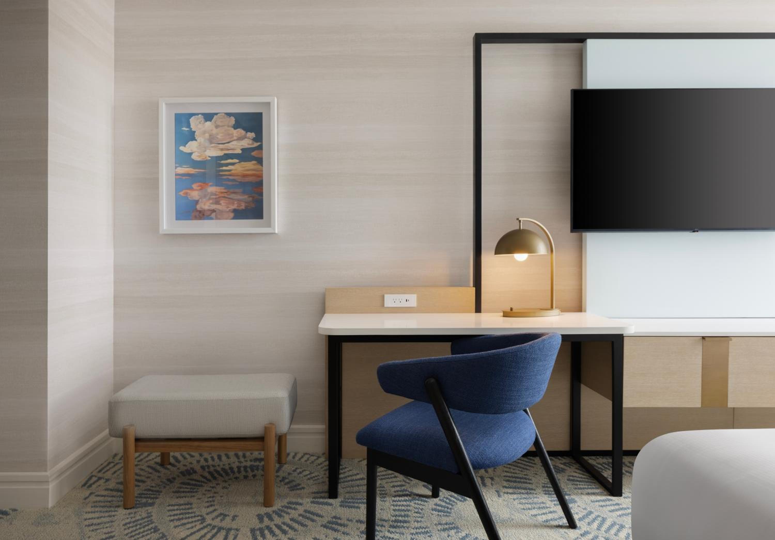 Luxury King Room with Tub - Mobility and Hearing Accessible