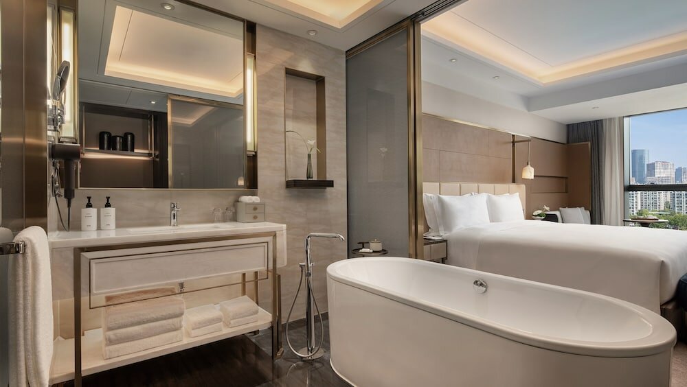 Premium Room, 1 King Bed