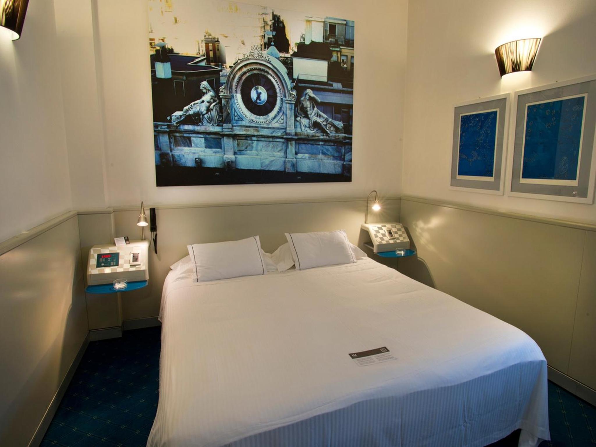 Family Room with Two Queen Beds and Connecting Rooms - Non-Smoking