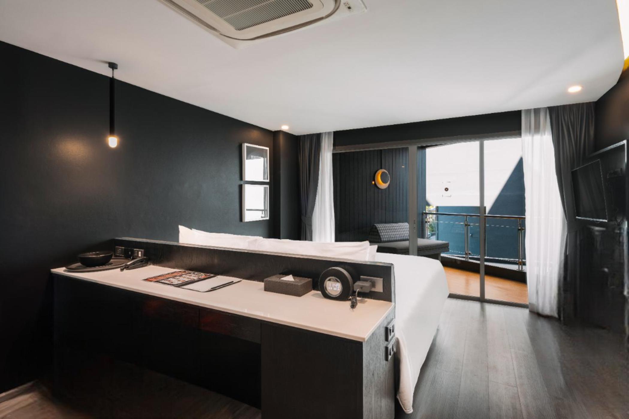 Studio Double Bed