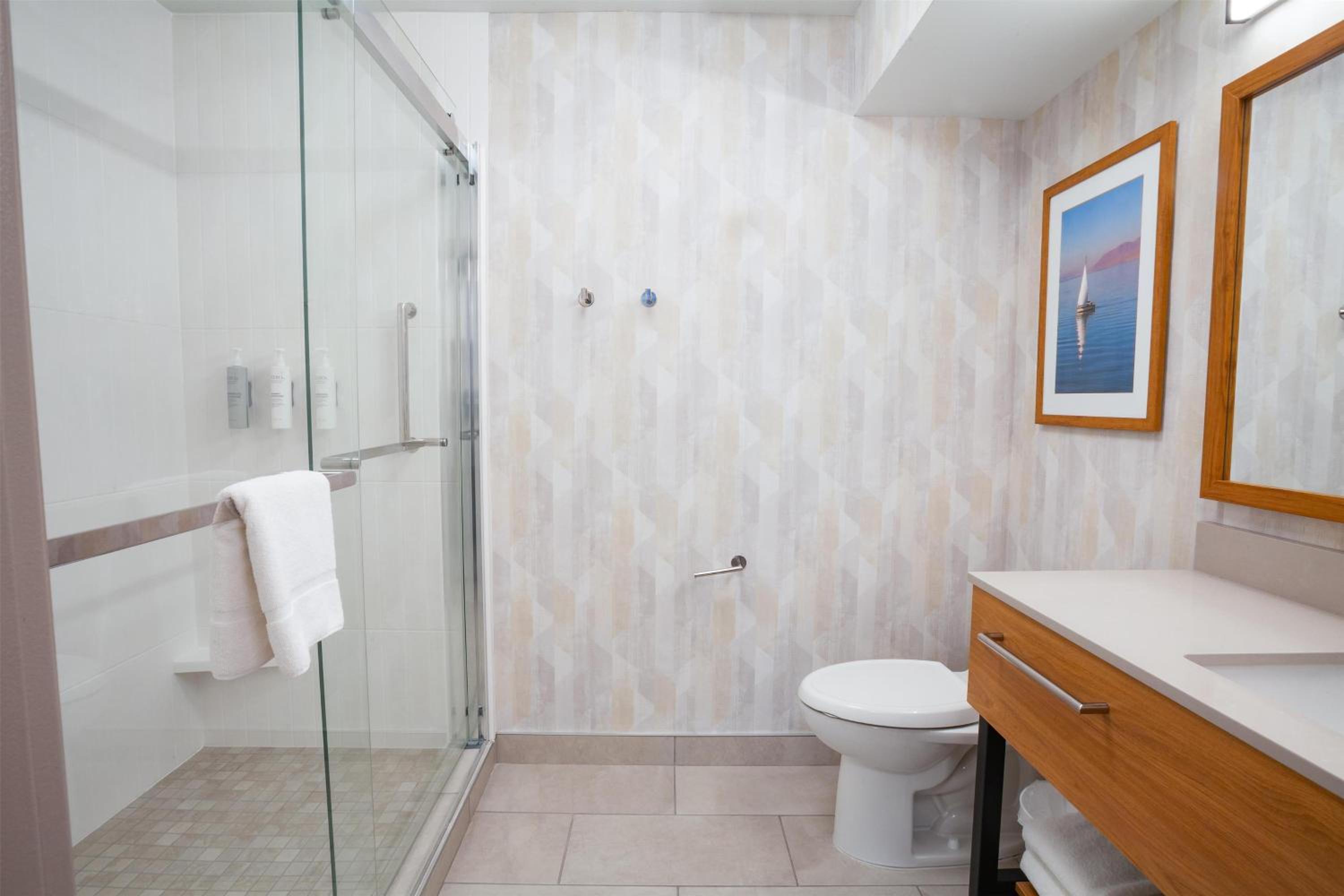 King Suite - Non-Smoking