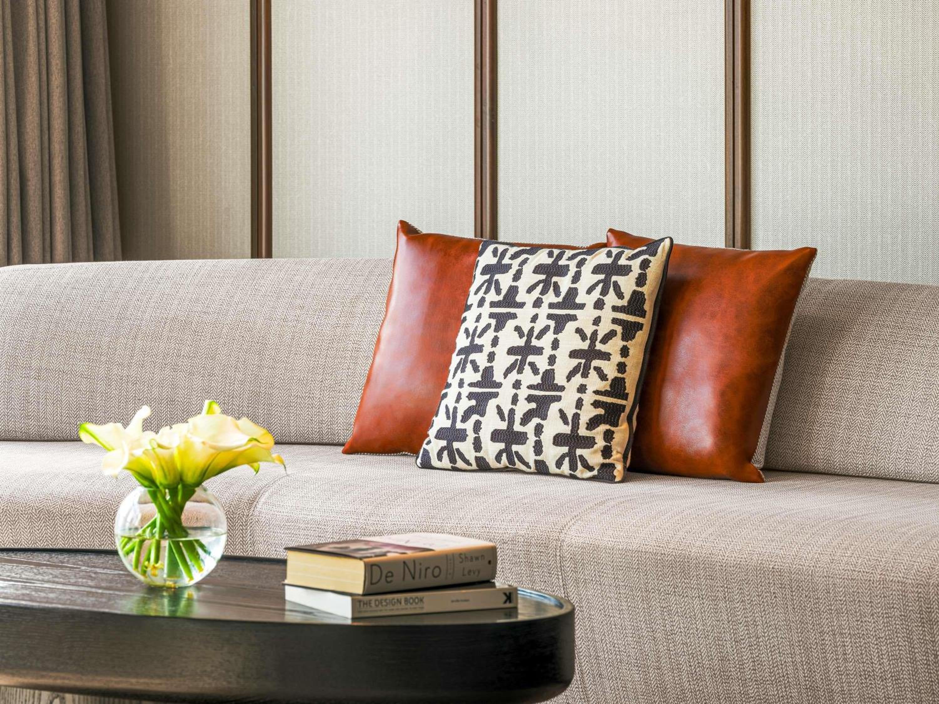 Ambassador Suite, 1 King, 2 Balconies, Lounge Access