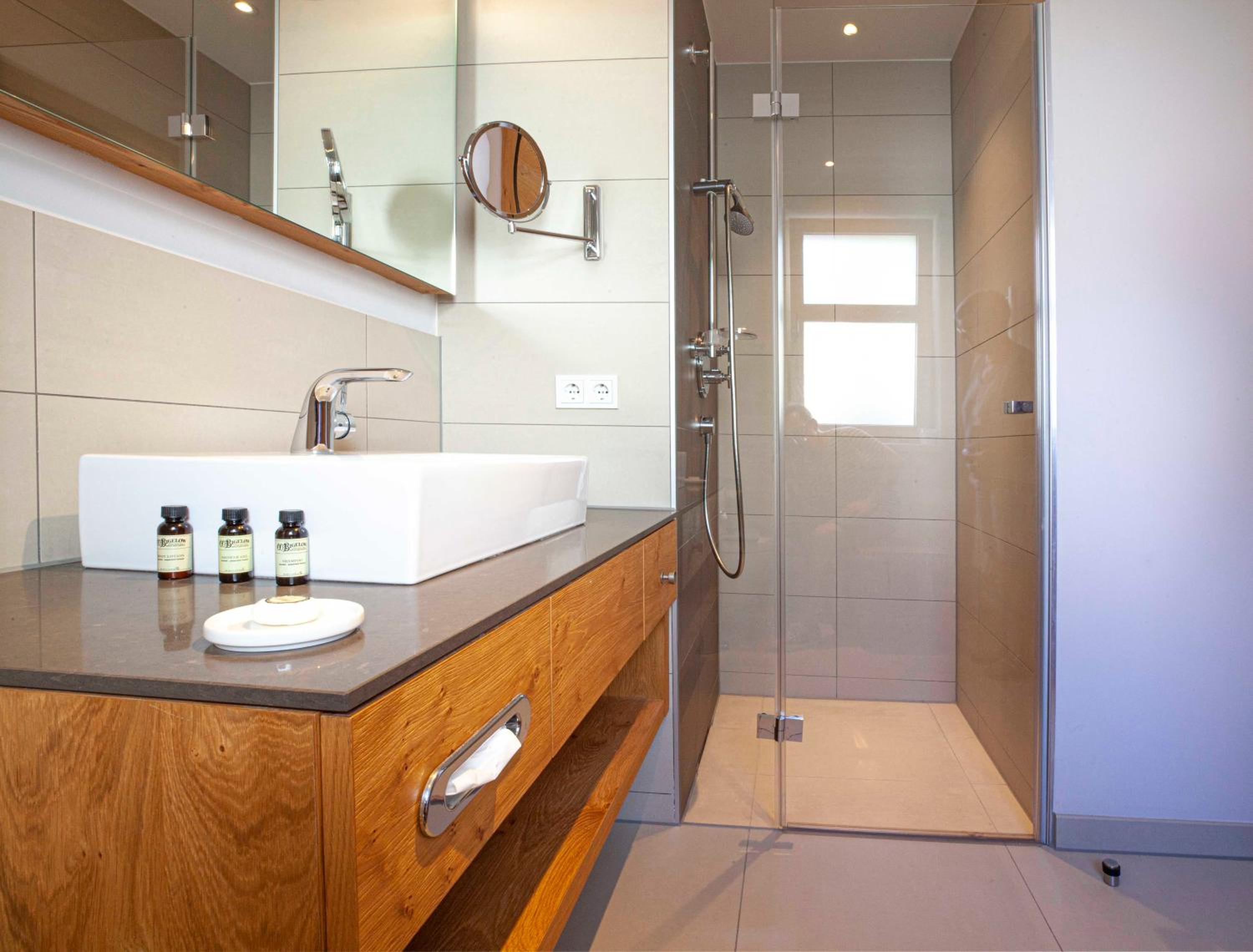 Deluxe Double or Twin Room with City View