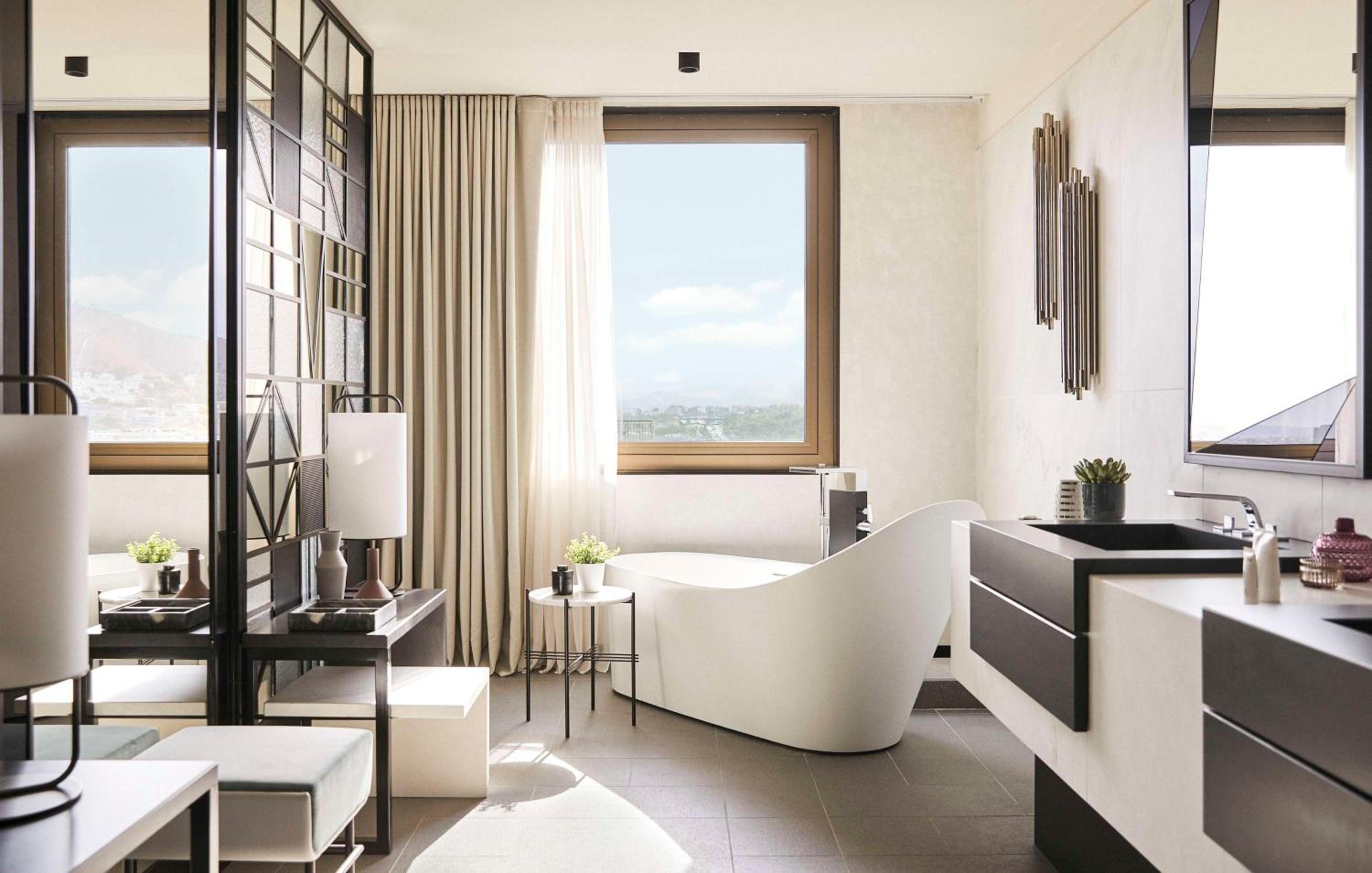 One-Bedroom Iconic Suite
