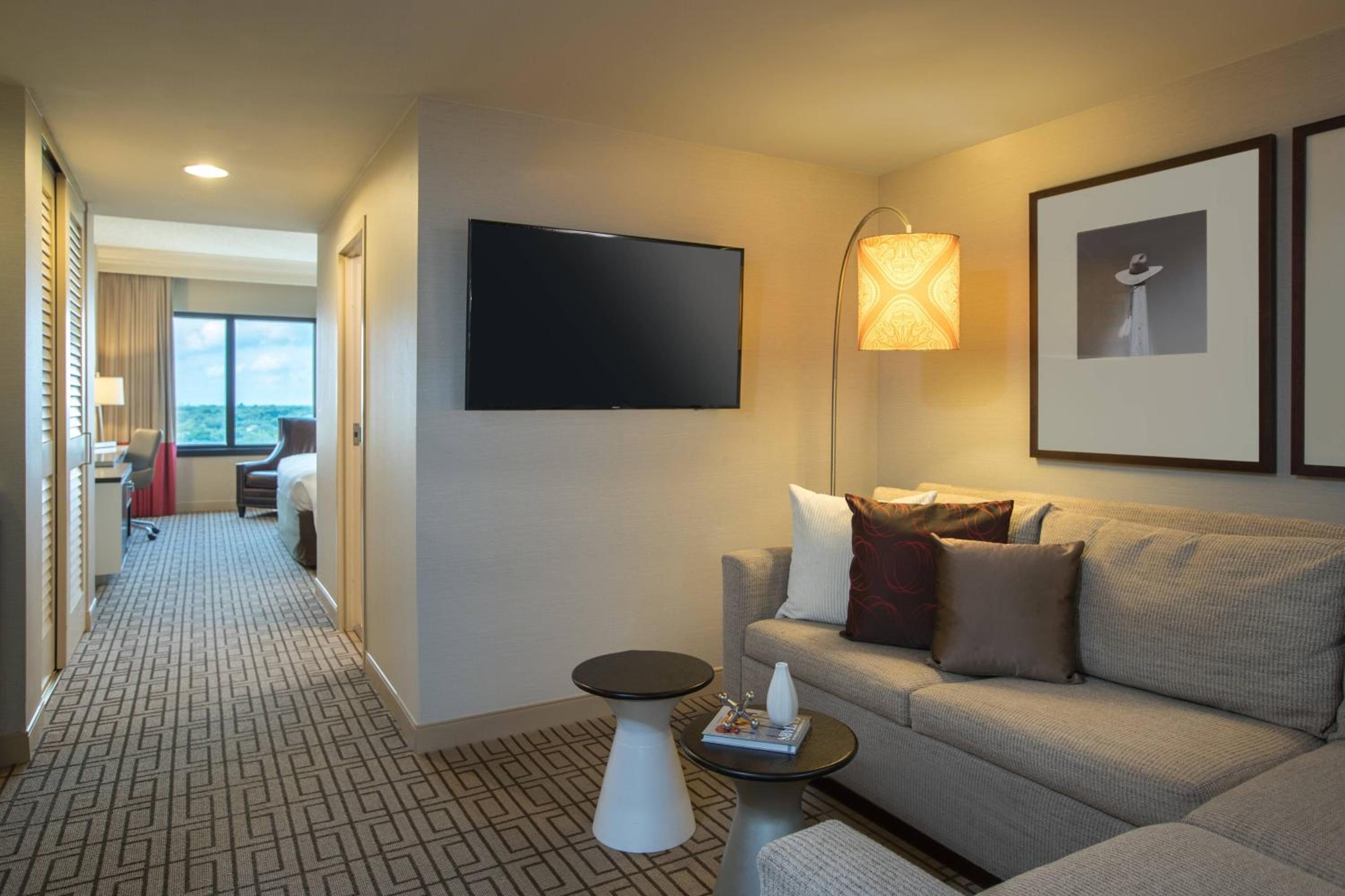Signature King Suite