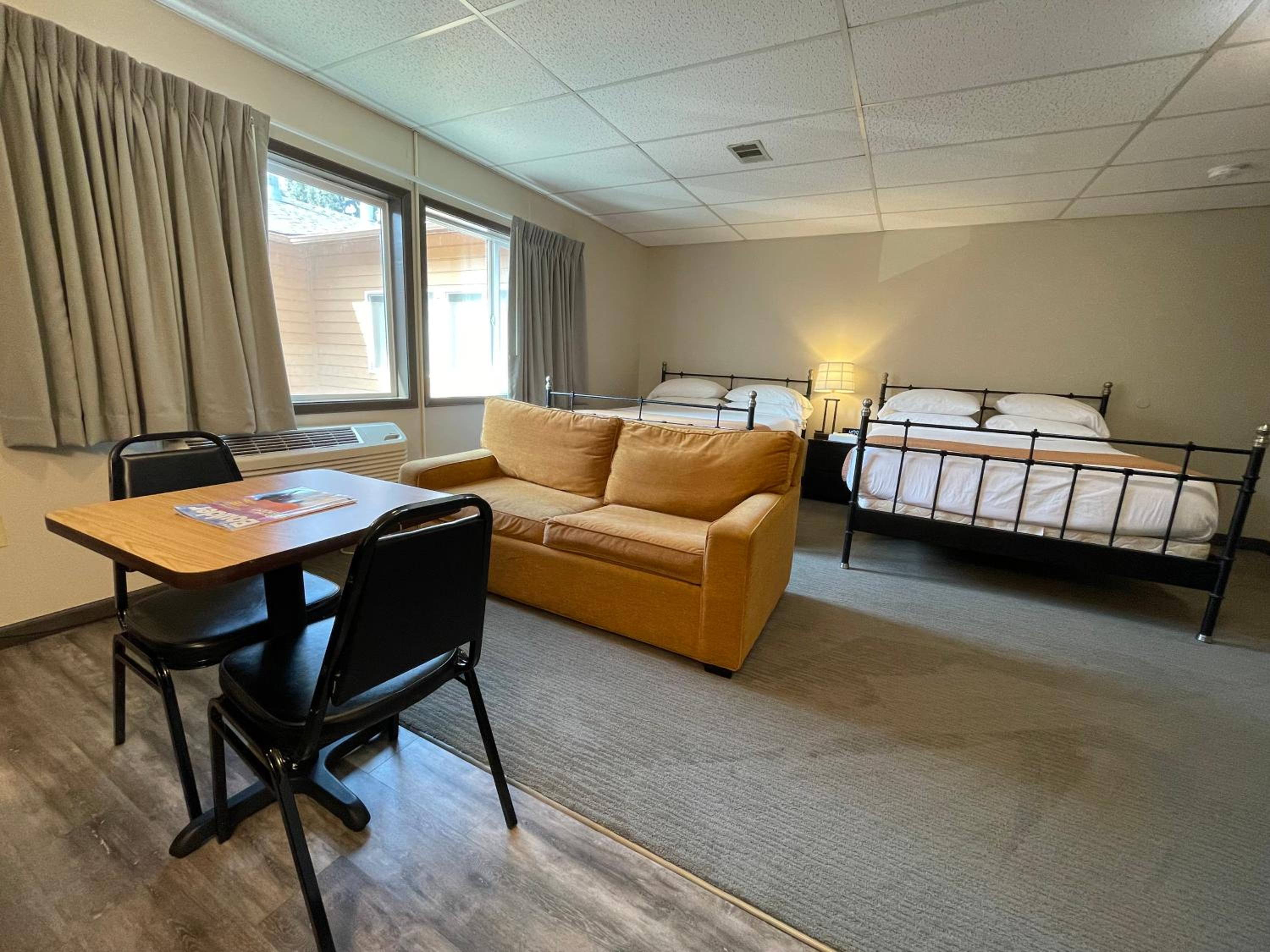 Deluxe Queen Room with Two Queen Beds