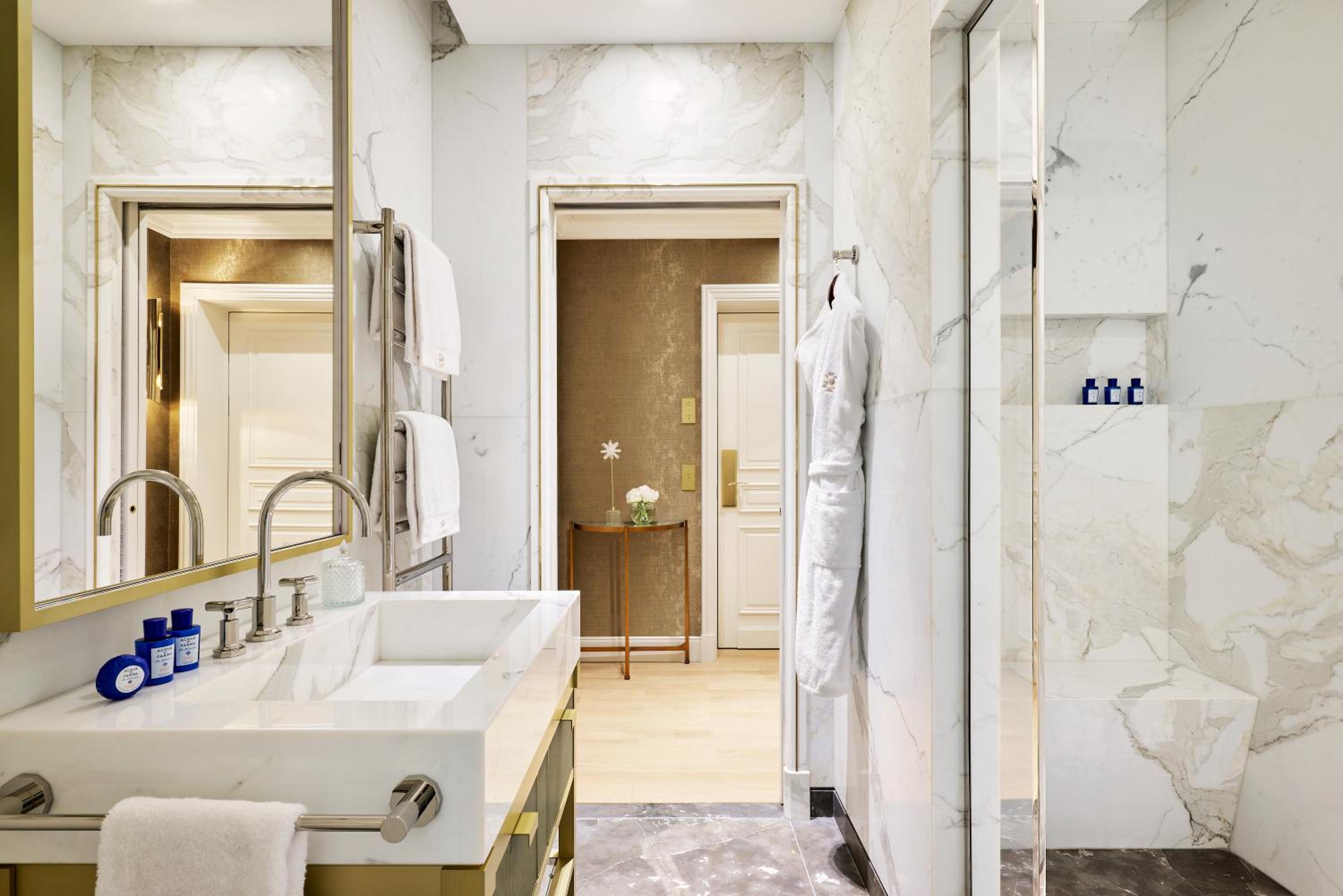 Exclusive Prestige Room - City or Courtyard View