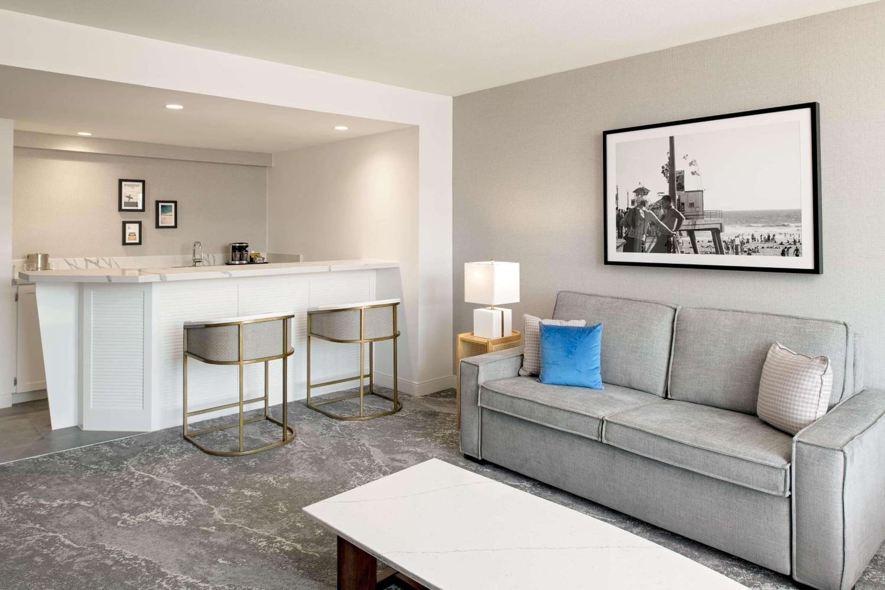 One-Bedroom California King Suite - Non-Smoking