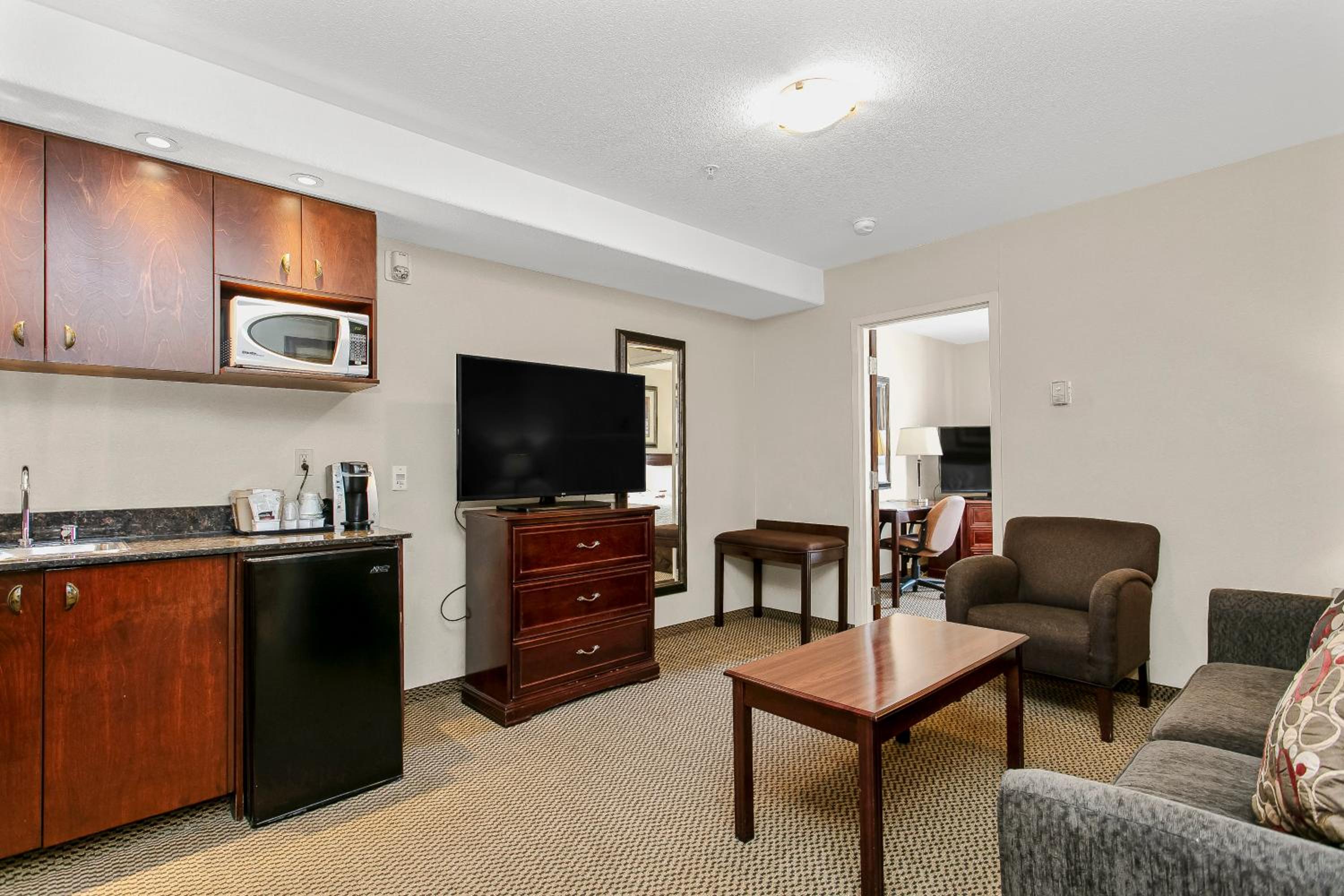 King Suite with Jetted Tub