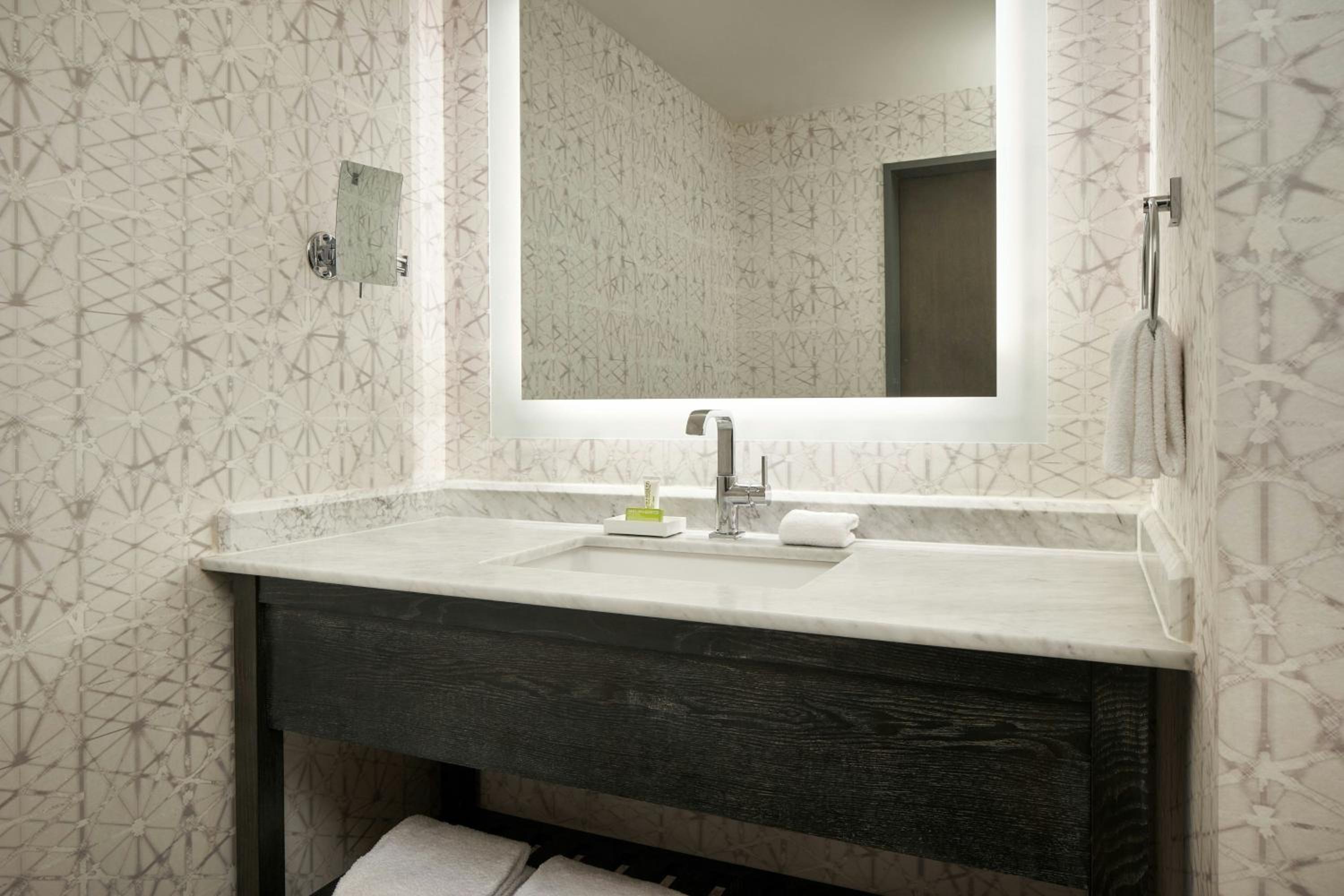 Executive King Room with City View