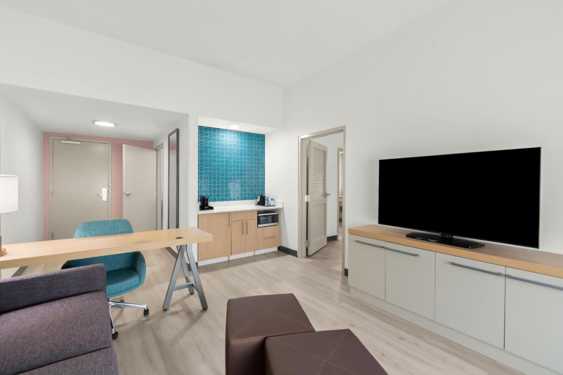 Executive King Suite with Sofabed