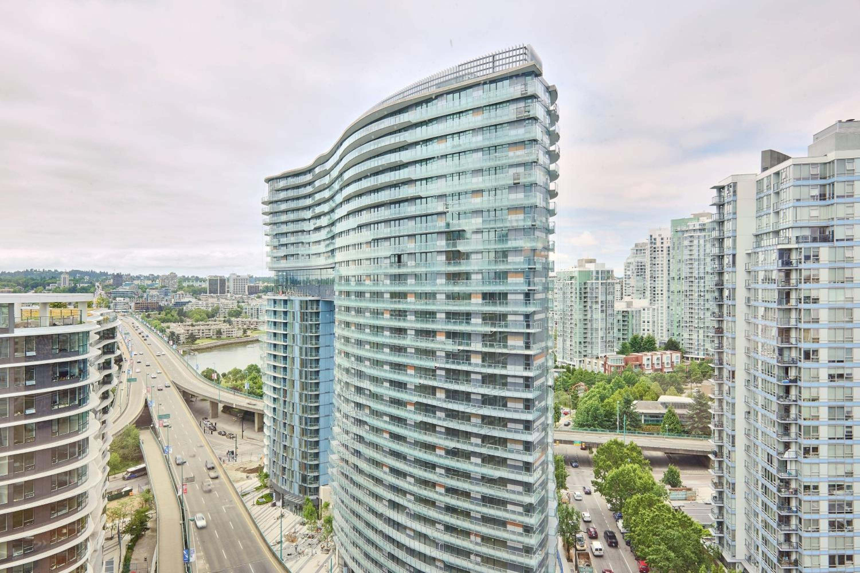 One-Bedroom Bi-Level King Suite - High Floor