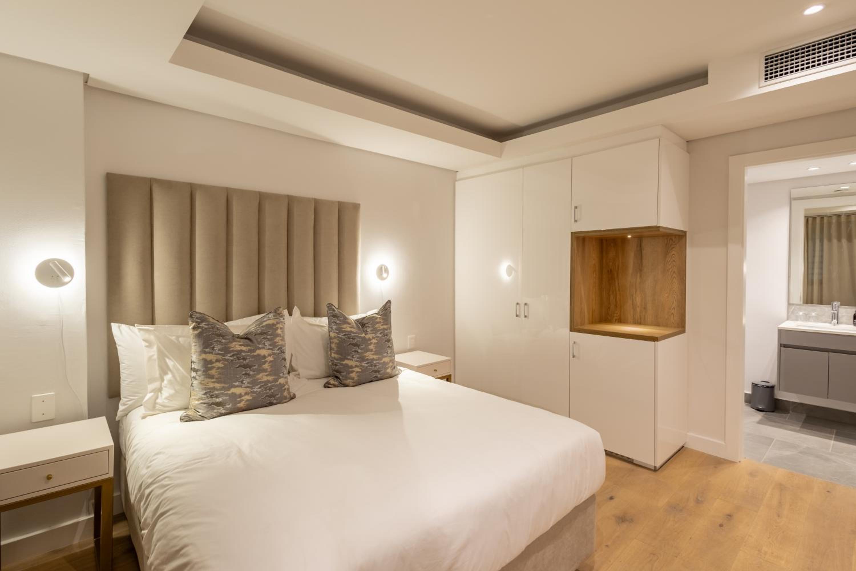 Three Bedroom Luxury Apartment 205