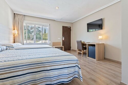 Superior Room, Balcony в Best Osuna Madrid Feria