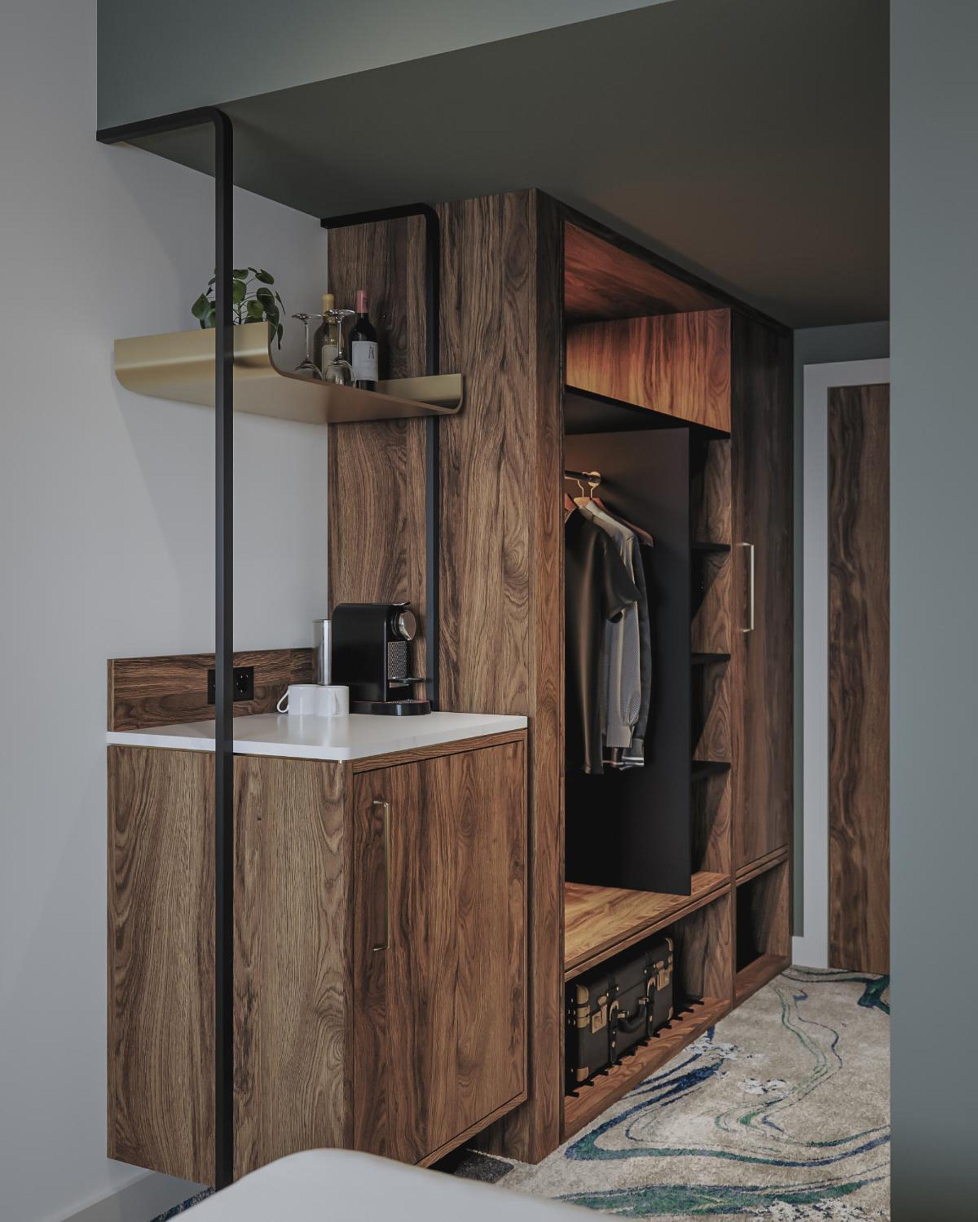 Junior King Suite with Sofa Bed