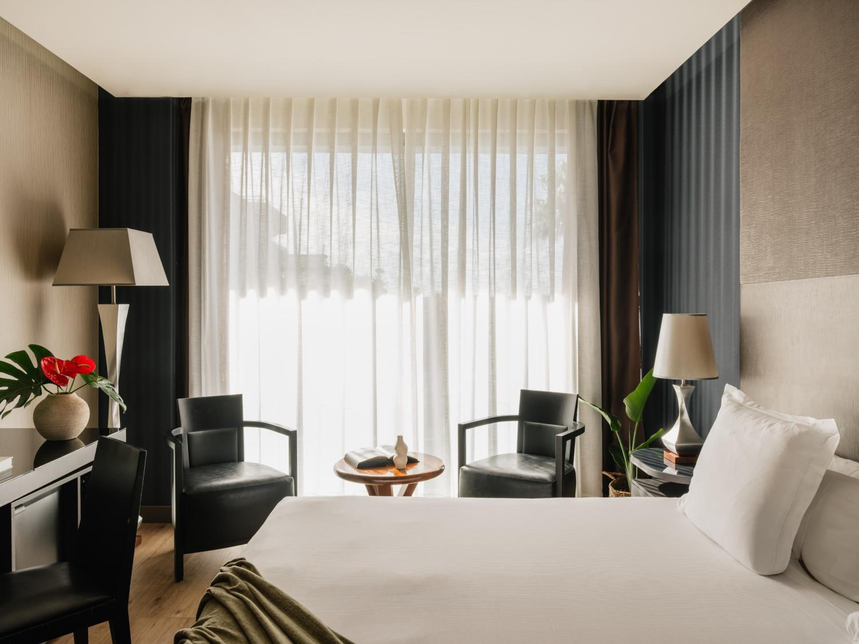 Deluxe Extra Room