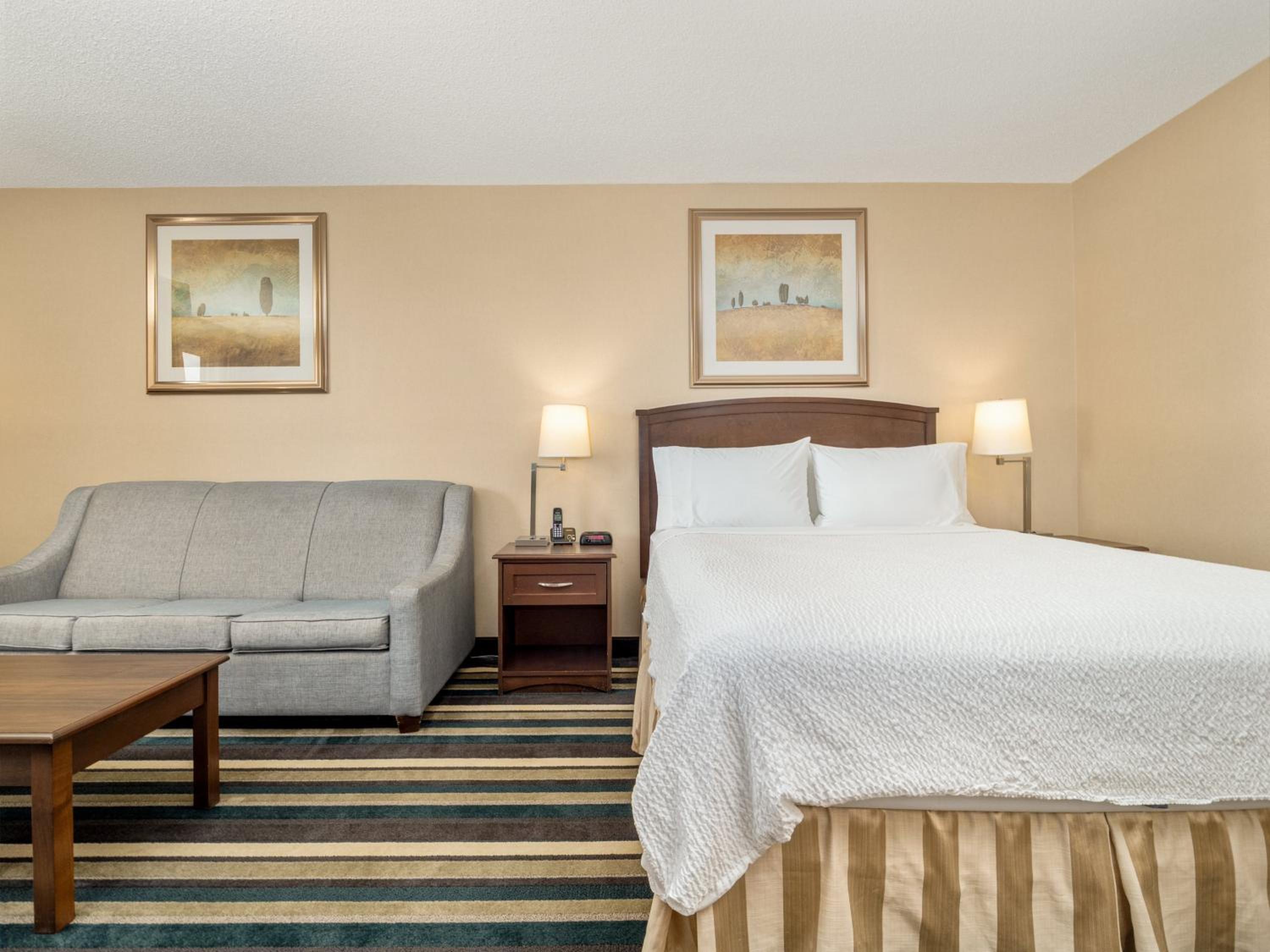 Standard Queen Room with Sofa Bed and City View