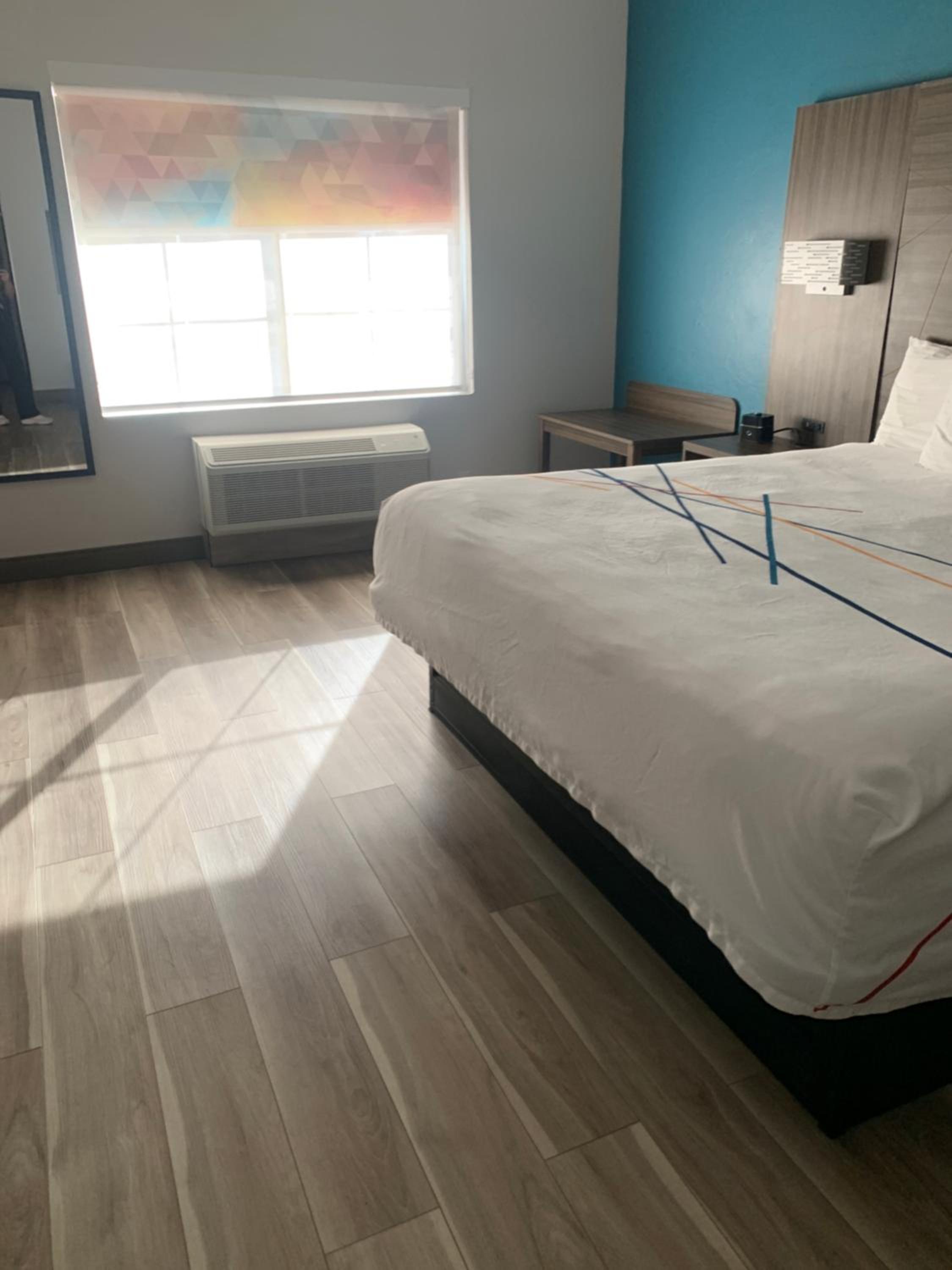 King Room - Non-Smoking