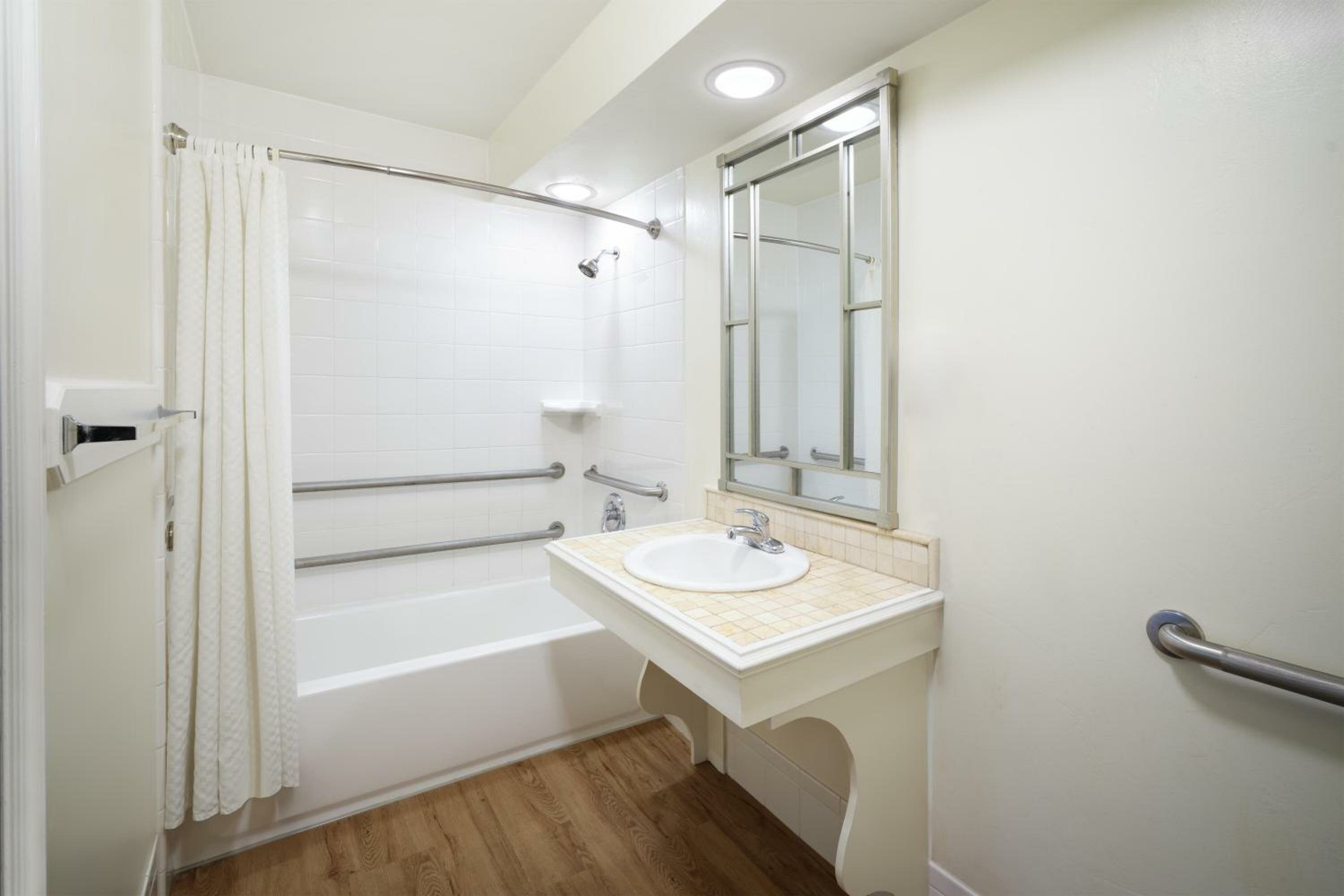 Double Room with Two Double Beds and Bath Tub - Disability Access