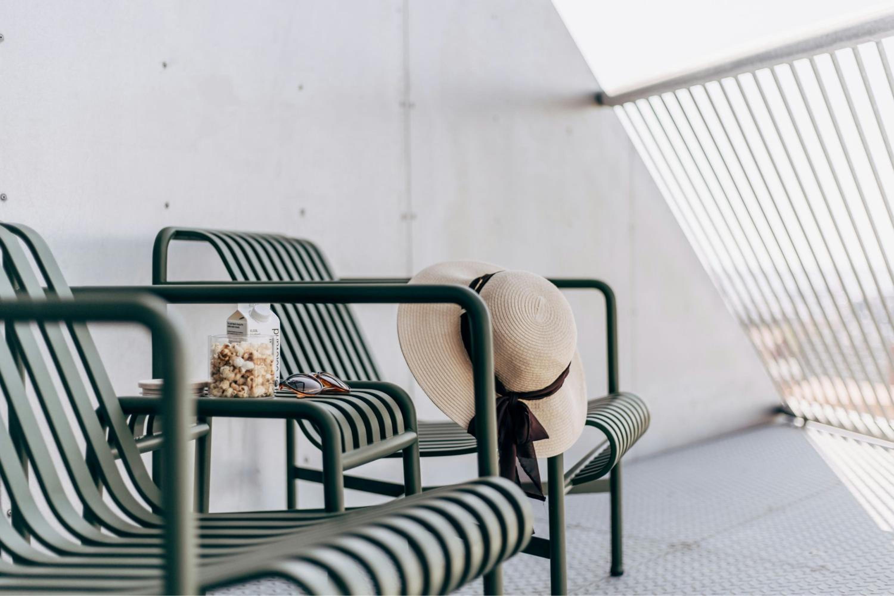 Family Studio with King and Sofa Bed - Sky View