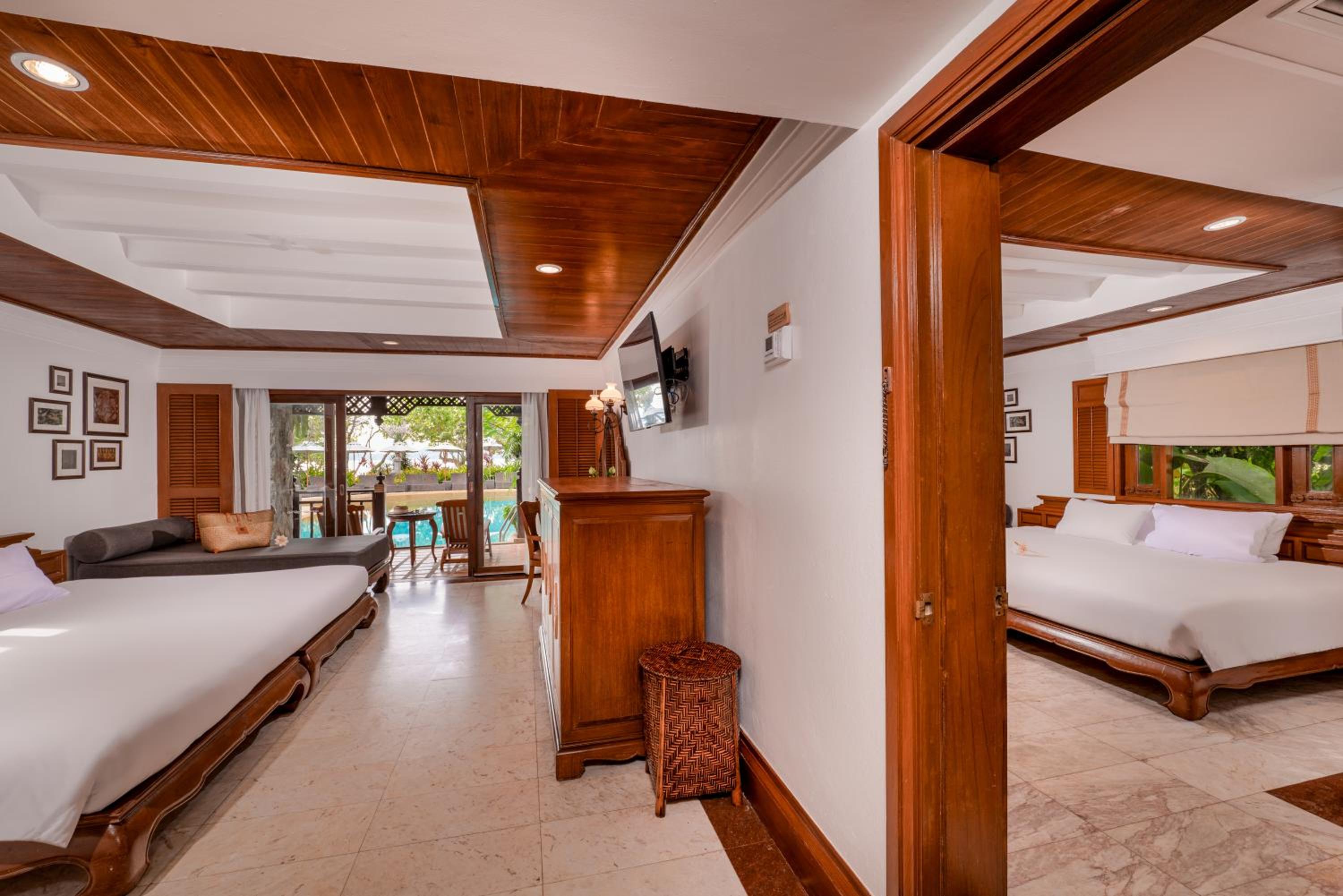 Family Connecting Lagoon Pool Access