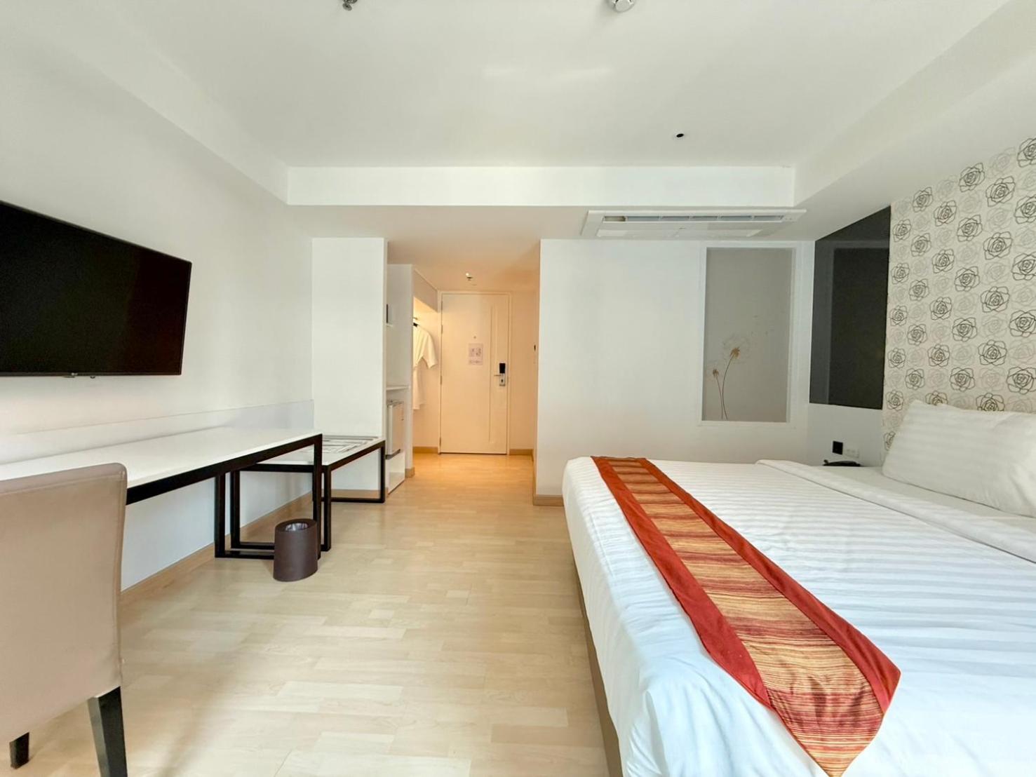 Deluxe Room with Balcony