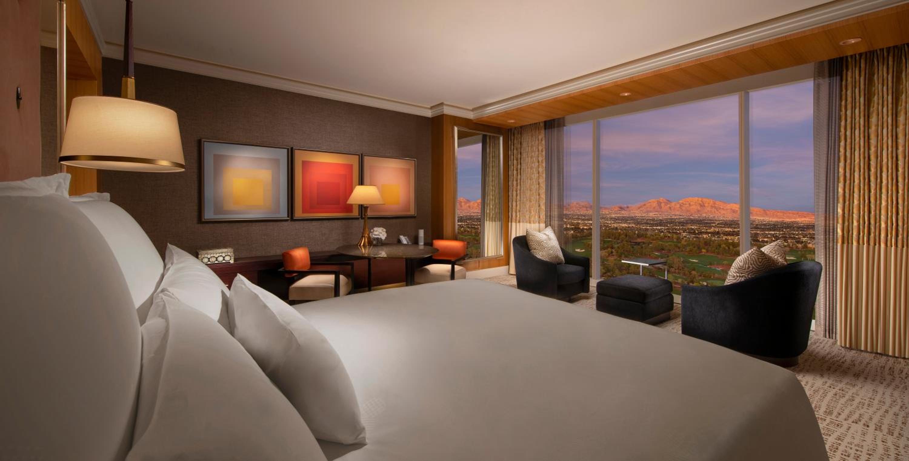 Wynn Resort King (Check-in at Wynn)