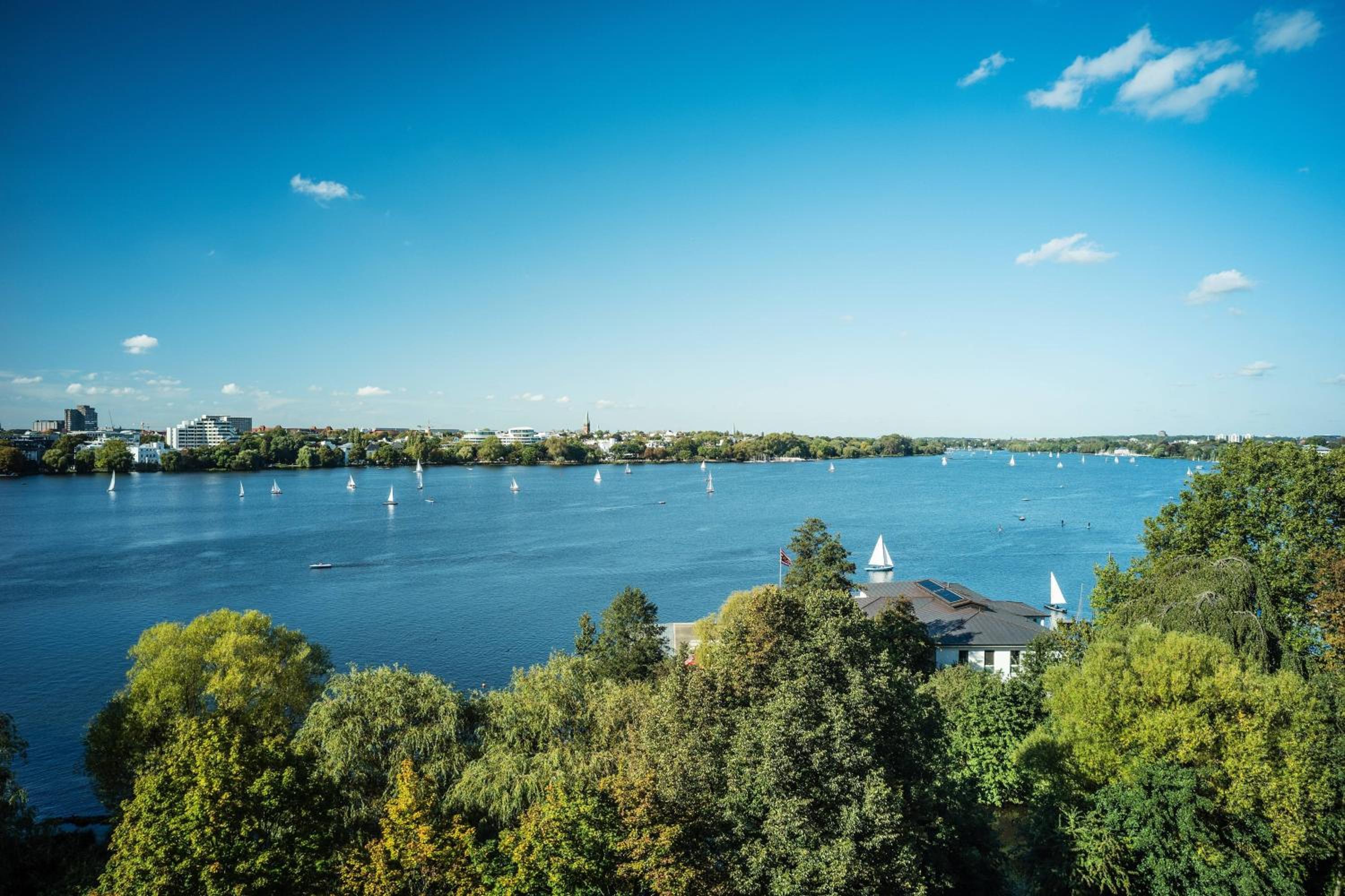 Lake King Suite with Balcony and View