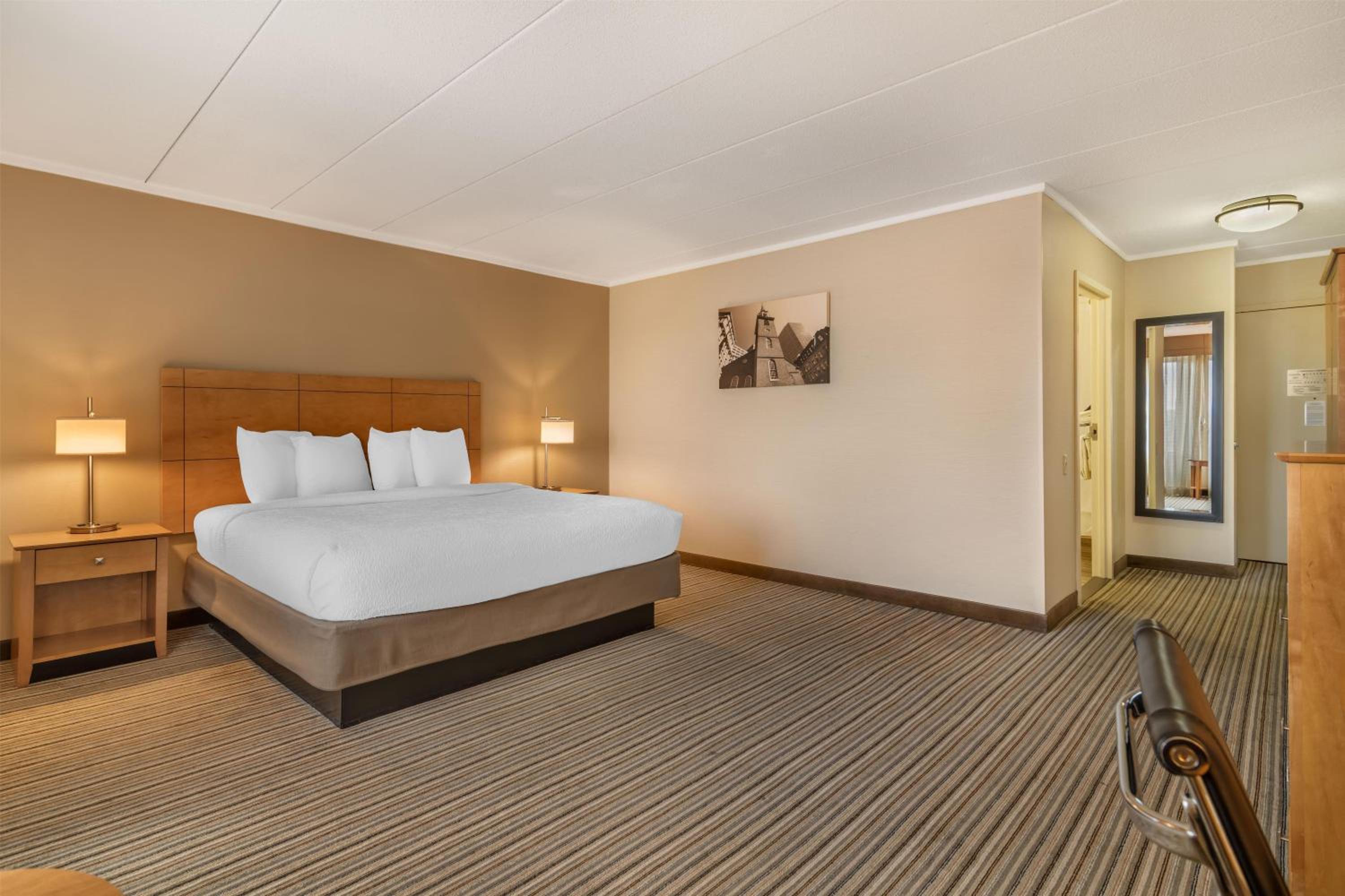 King Room with Bath Tub - Disability Access/Non-Smoking 