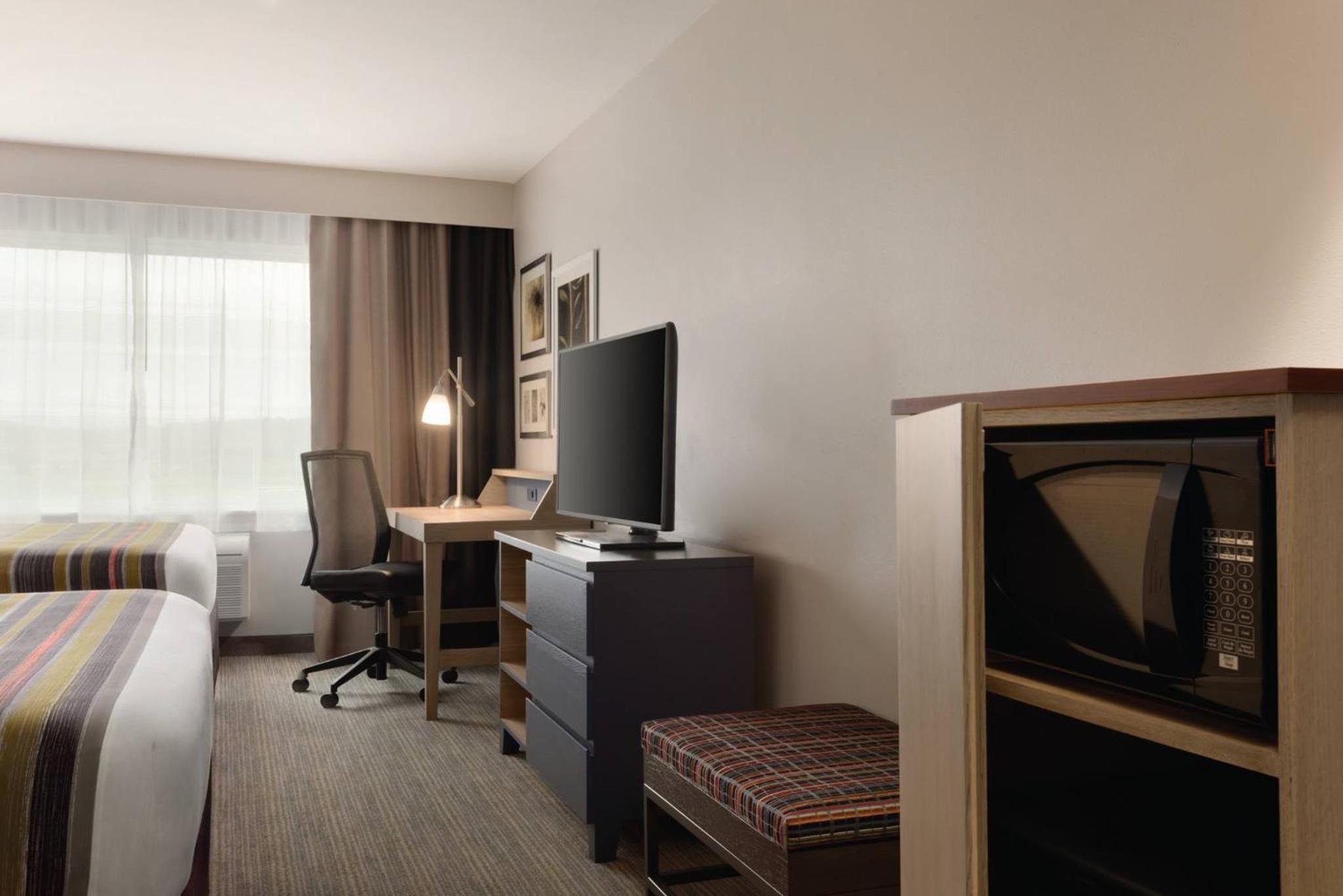 Quadruple Room with Two Queen Beds - Non Smoking