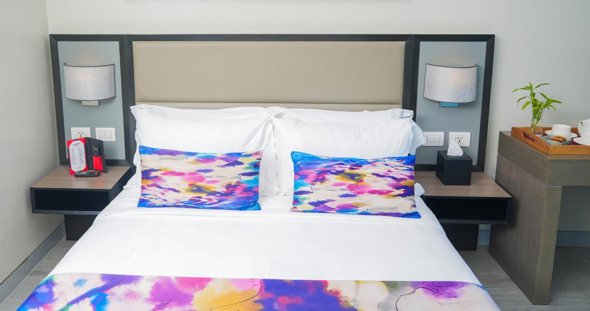 Standard Queen with Access to Pool and Gym