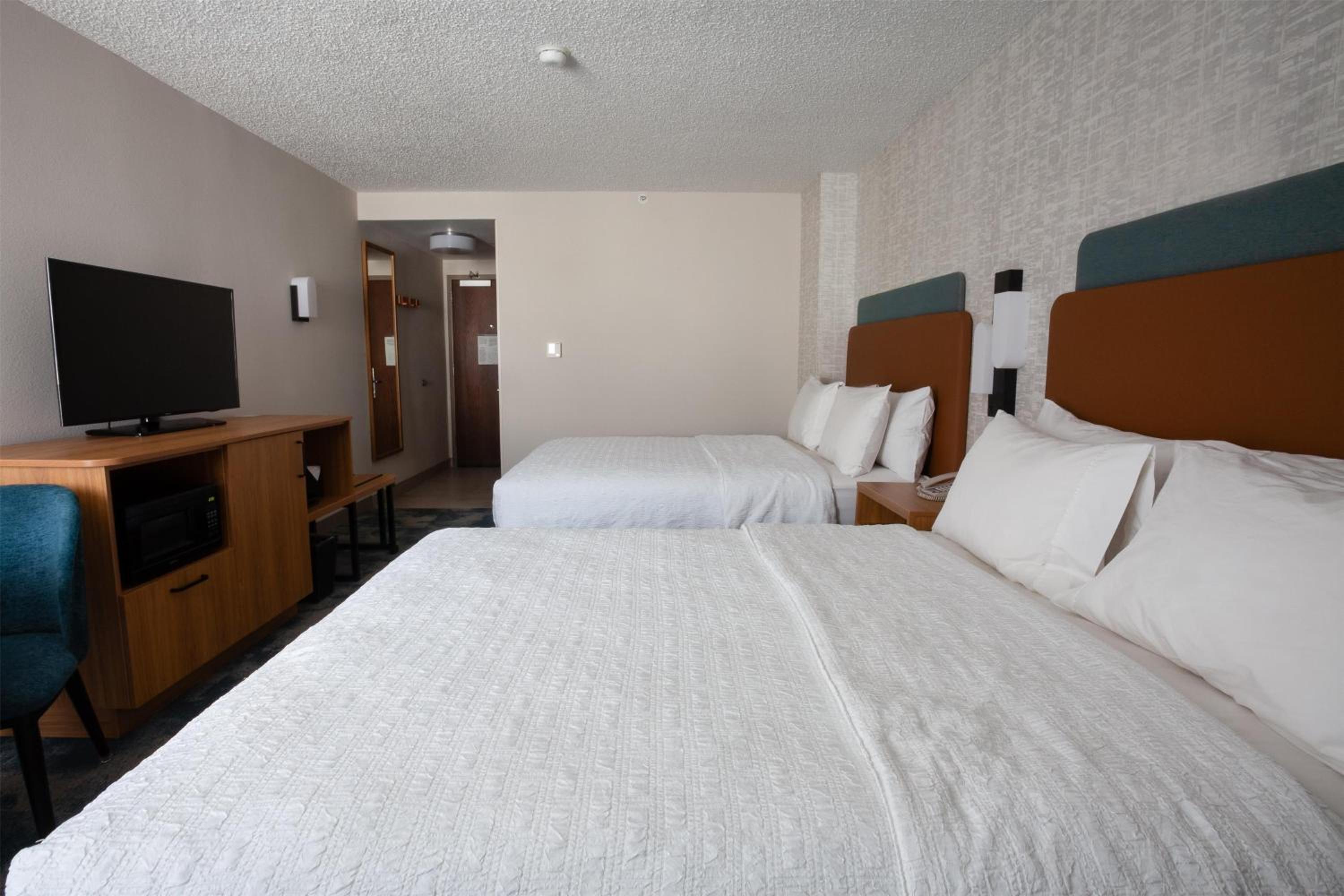 Queen Room with Two Queen Beds - Hearing Access/Non-Smoking