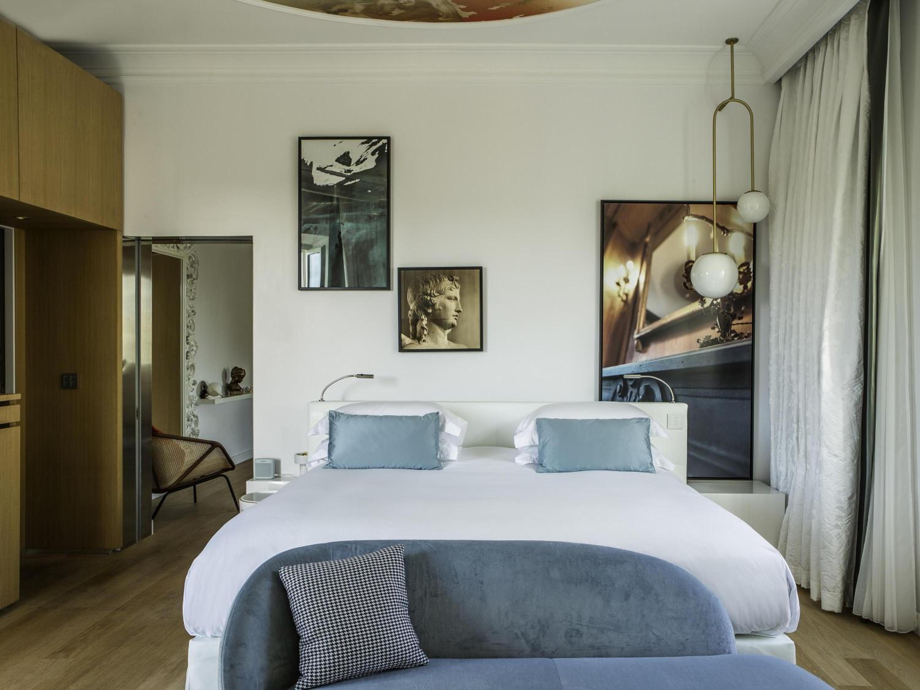 Deluxe Family Suite with Three Connecting Rooms