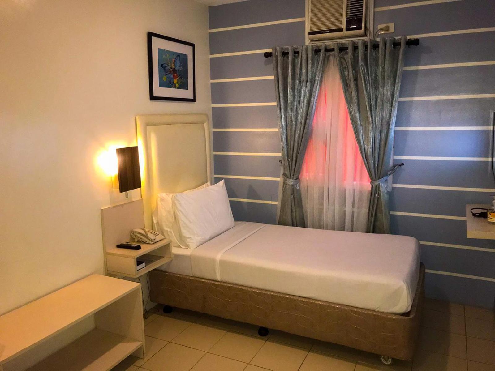 Deluxe Single Room