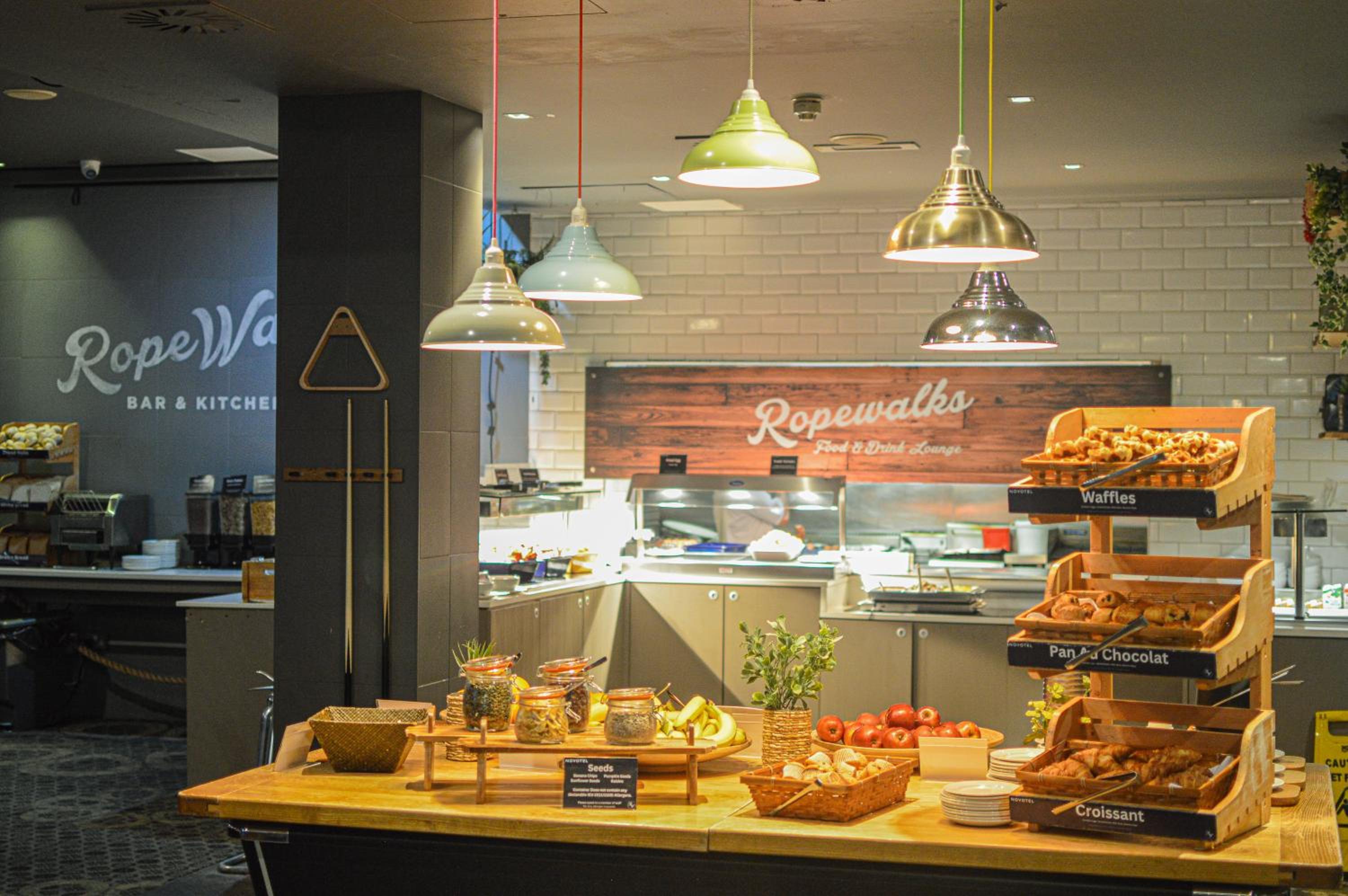 Executive Room with King Size Bed and Single Sofa Bed