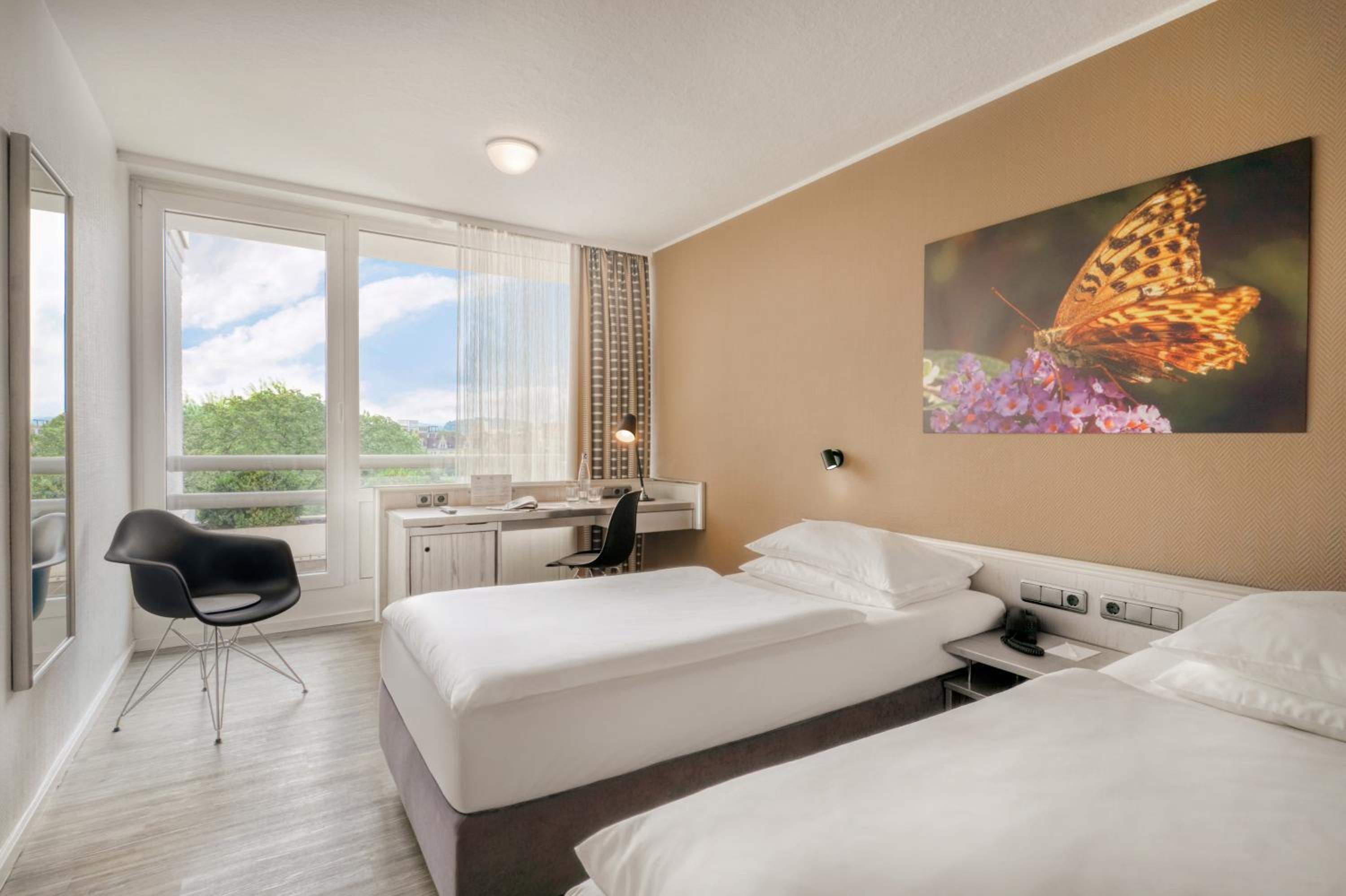 Superior Double Room with Two Single Beds