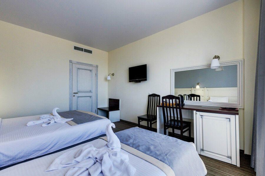 406 Семейный двухкомнатный номер с балконом (изолированные комнаты) вид на море на 5 человек