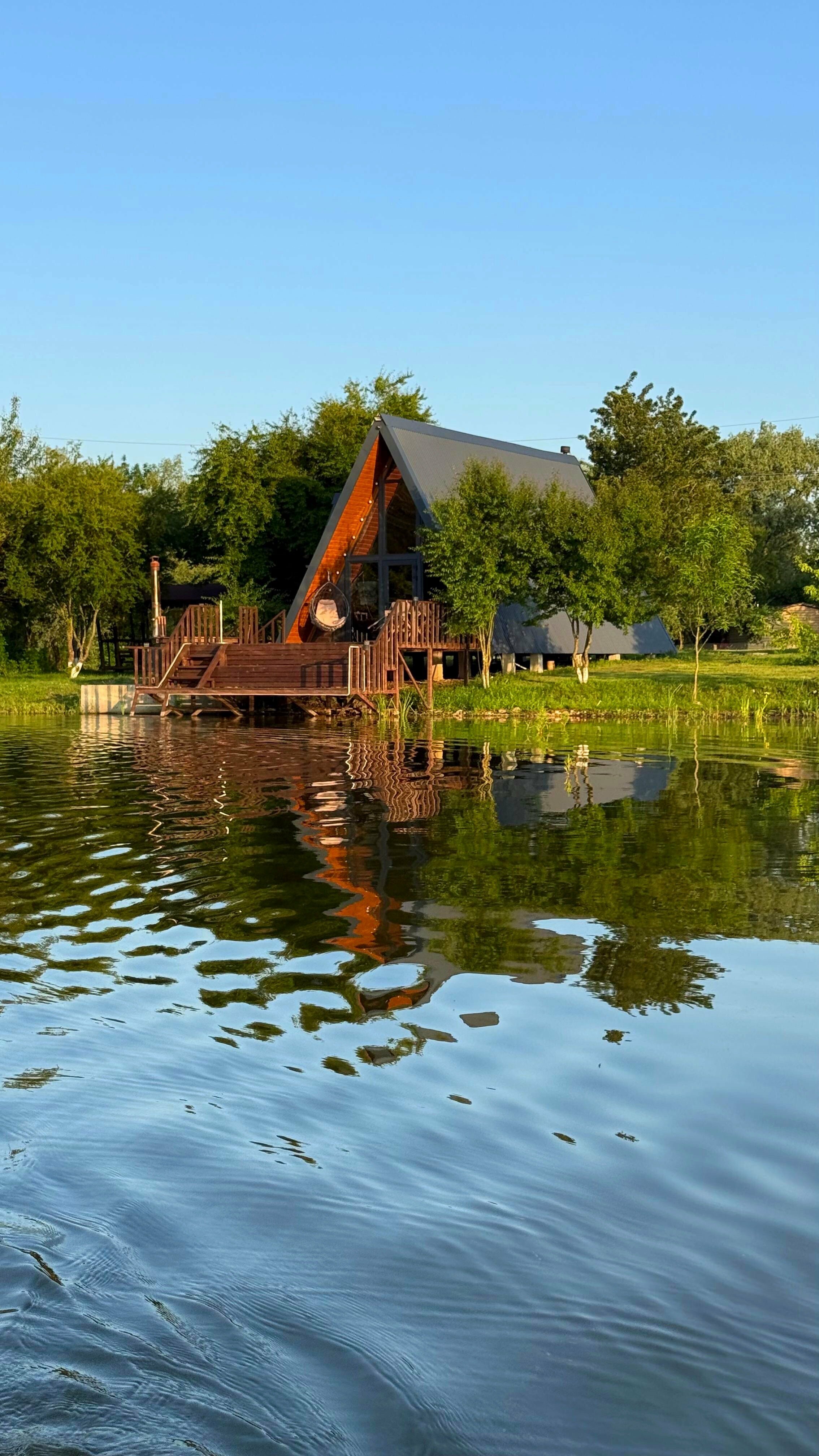 Четырехместный номер с видом на озеро