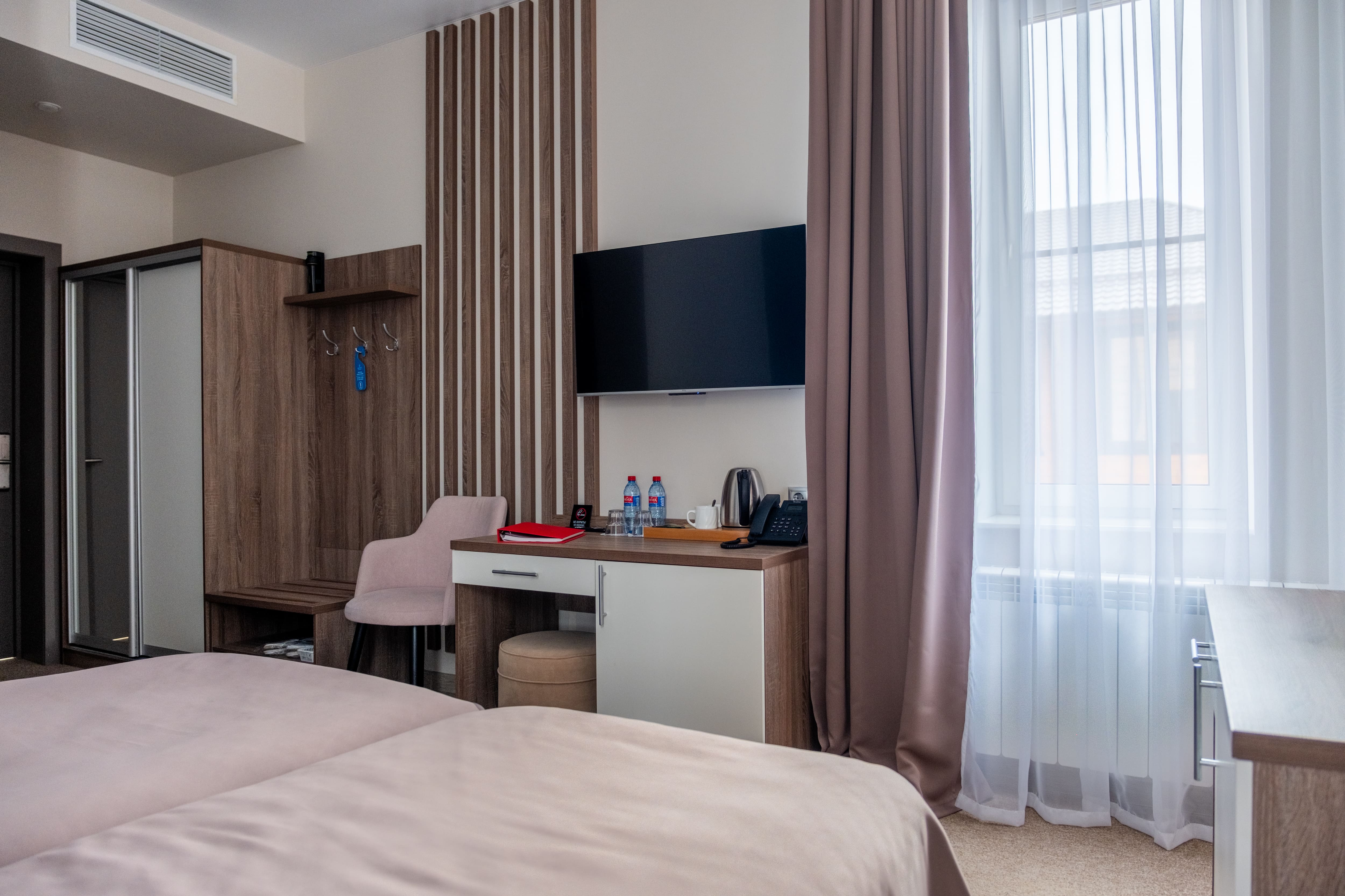 Двухместный номер с 1 кроватью или 2 отдельными кроватями и боковым видом на море